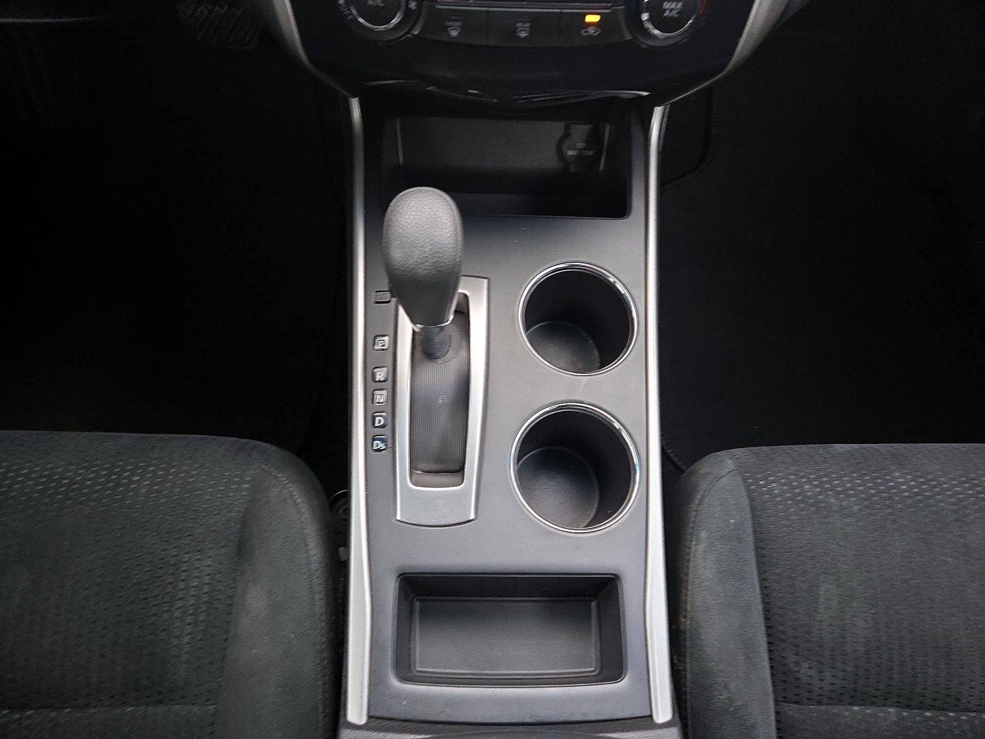 Thumbnail: 2015 Nissan Altima - 16