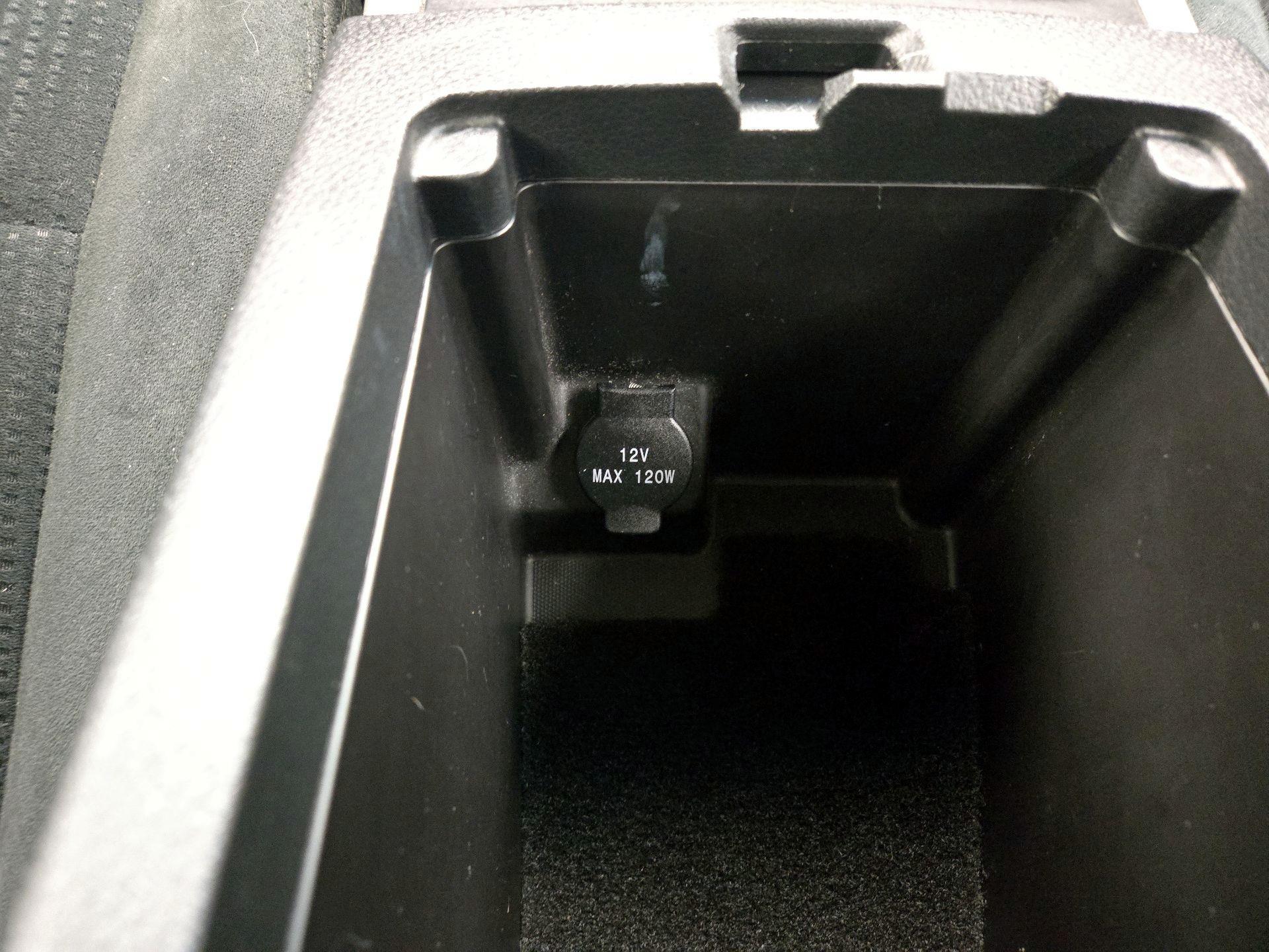 Thumbnail: 2015 Nissan Altima - 17