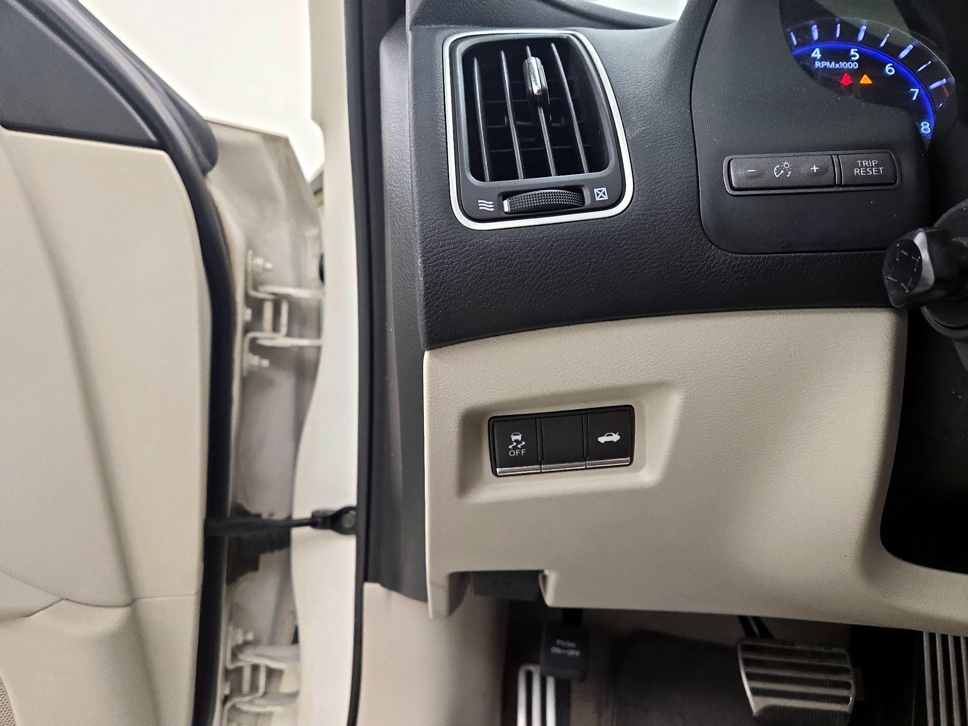 Thumbnail: 2016 INFINITI  - 13