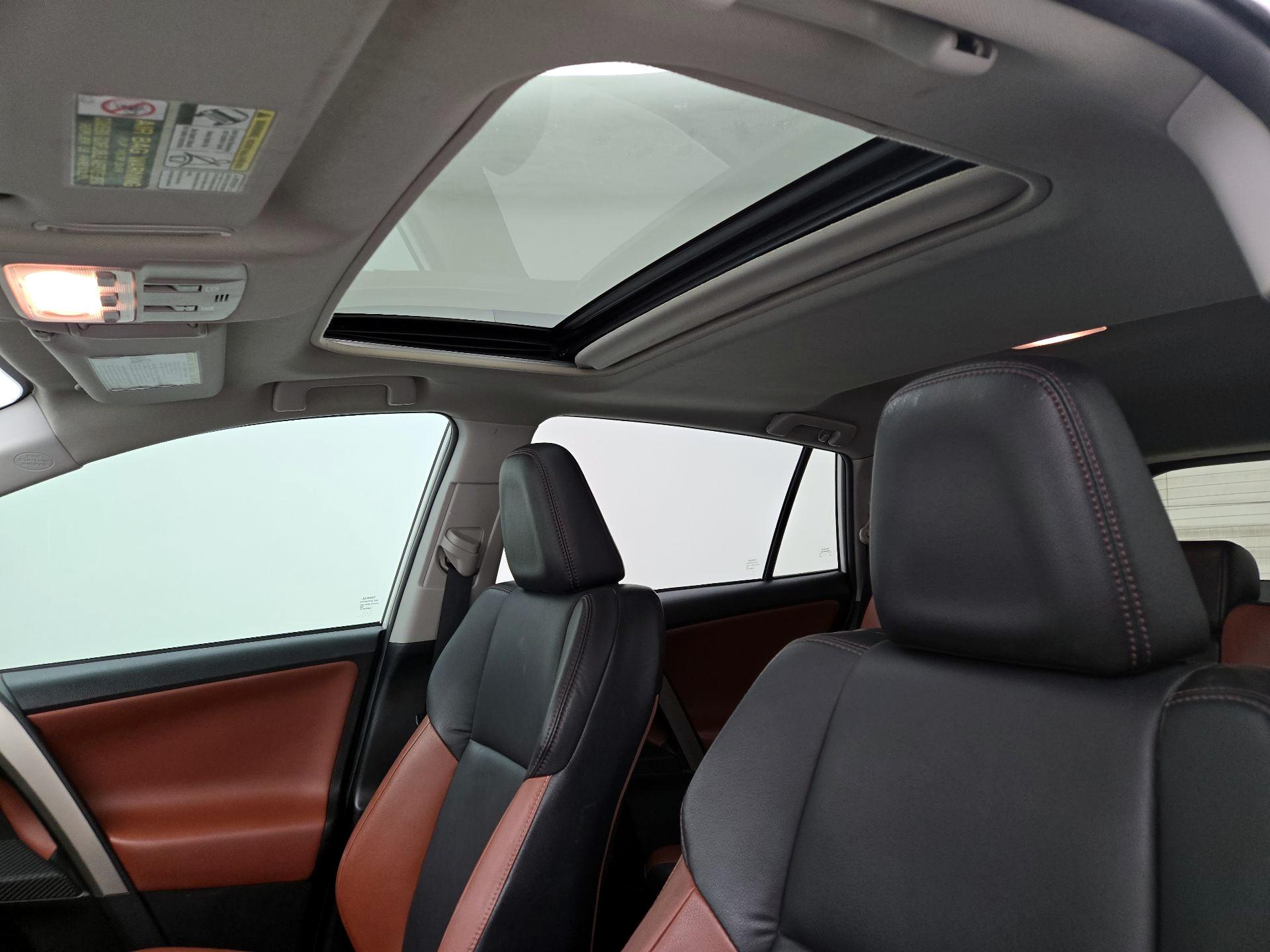 Thumbnail: 2015 Toyota RAV4 - 18