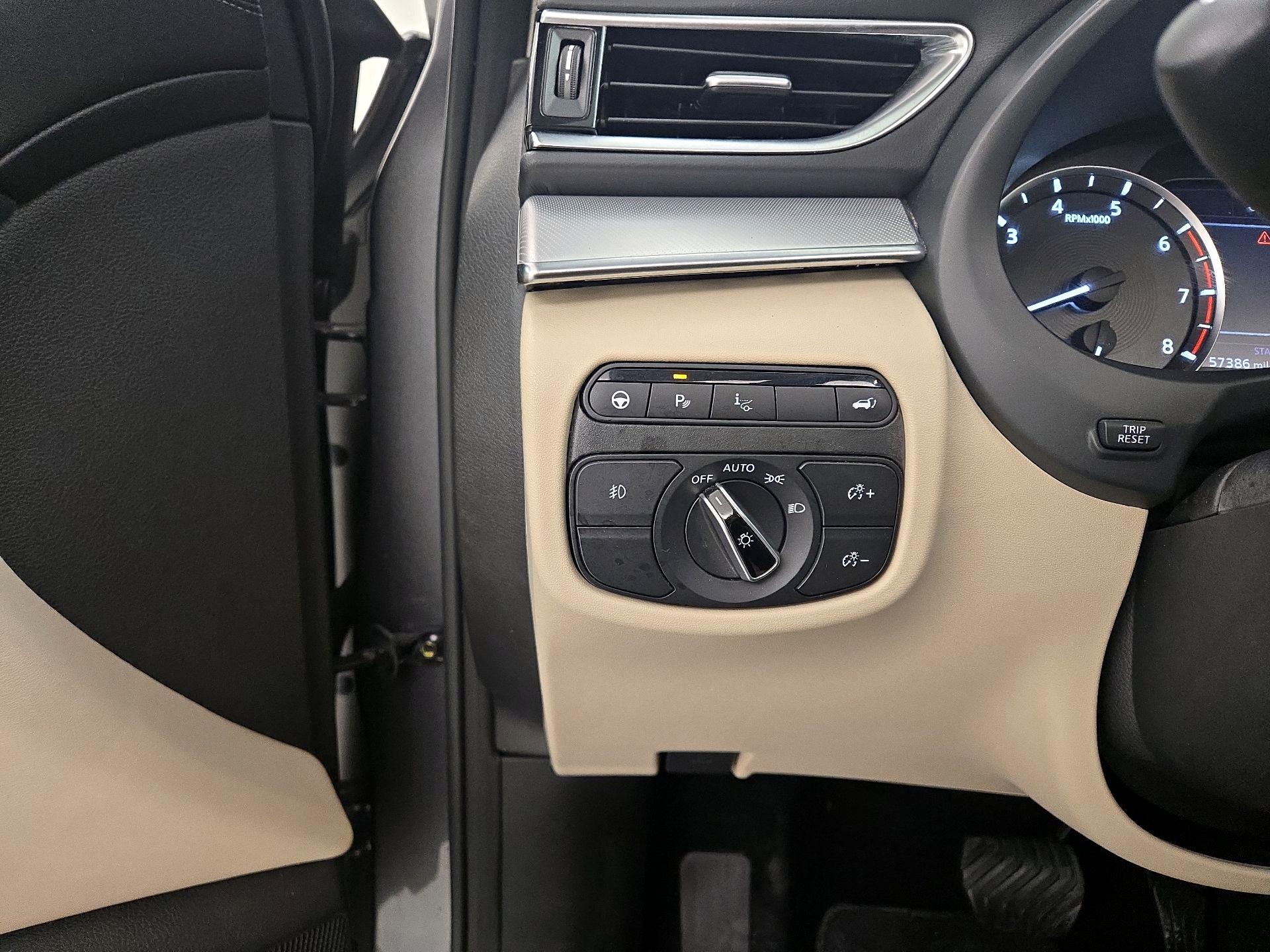 Thumbnail: 2019 INFINITI QX50 - 11