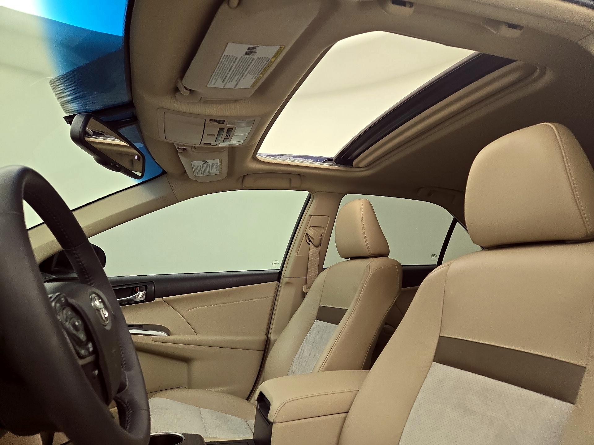 Thumbnail: 2014 Toyota Camry - 18