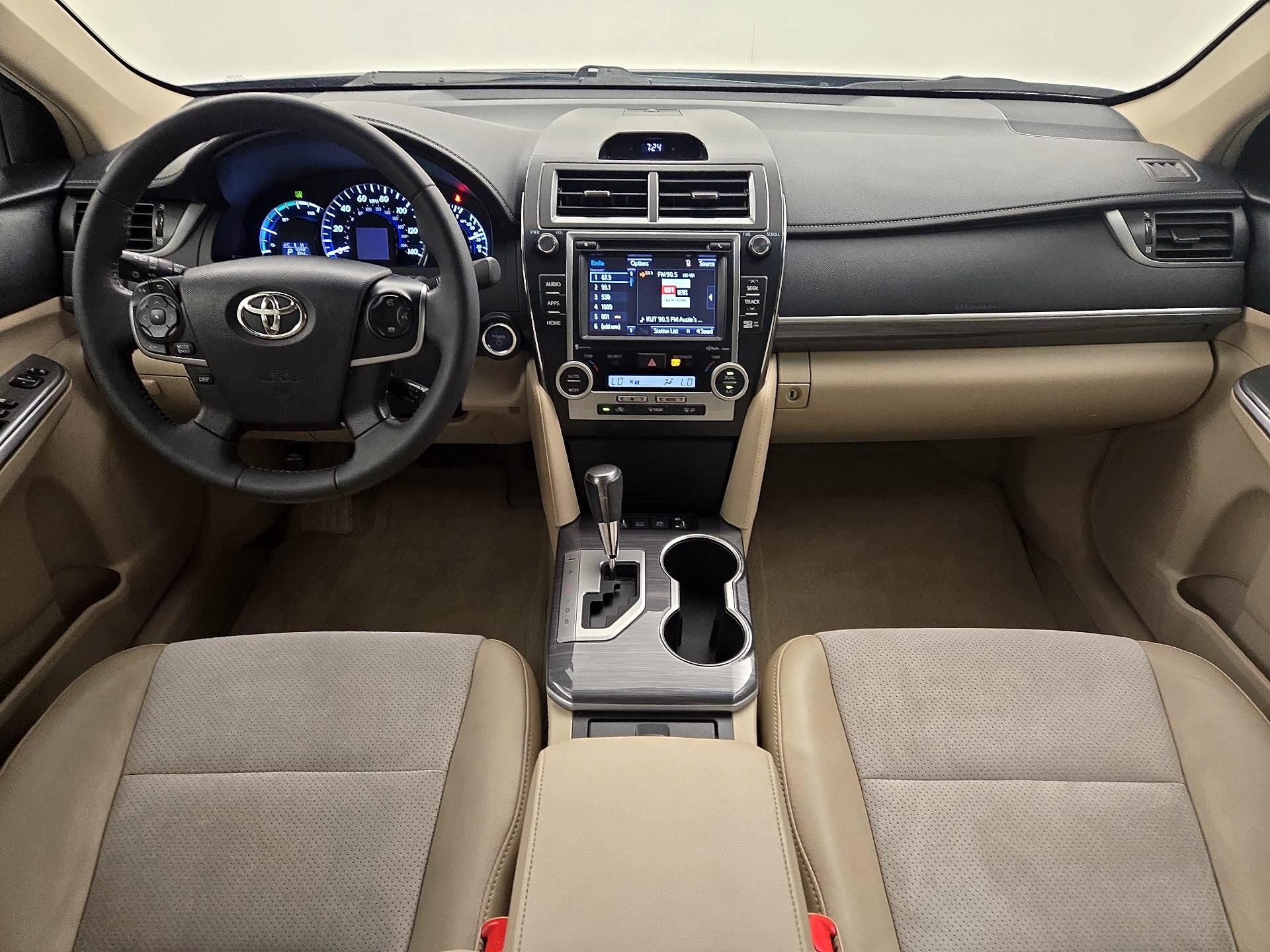 Thumbnail: 2014 Toyota Camry - 8