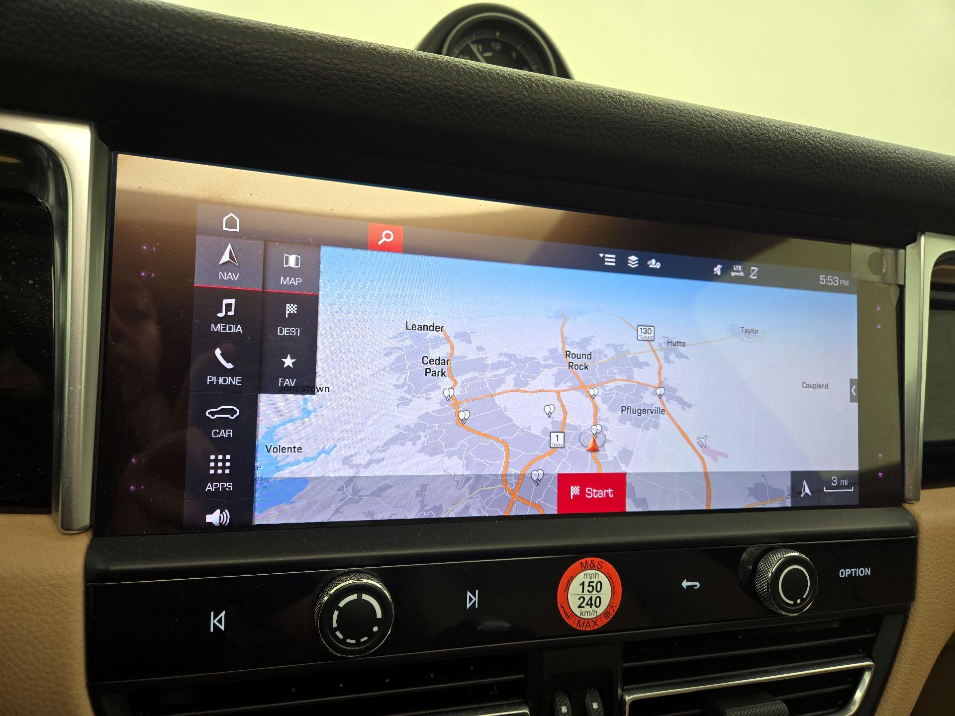 Thumbnail: 2023 Porsche Macan - 12