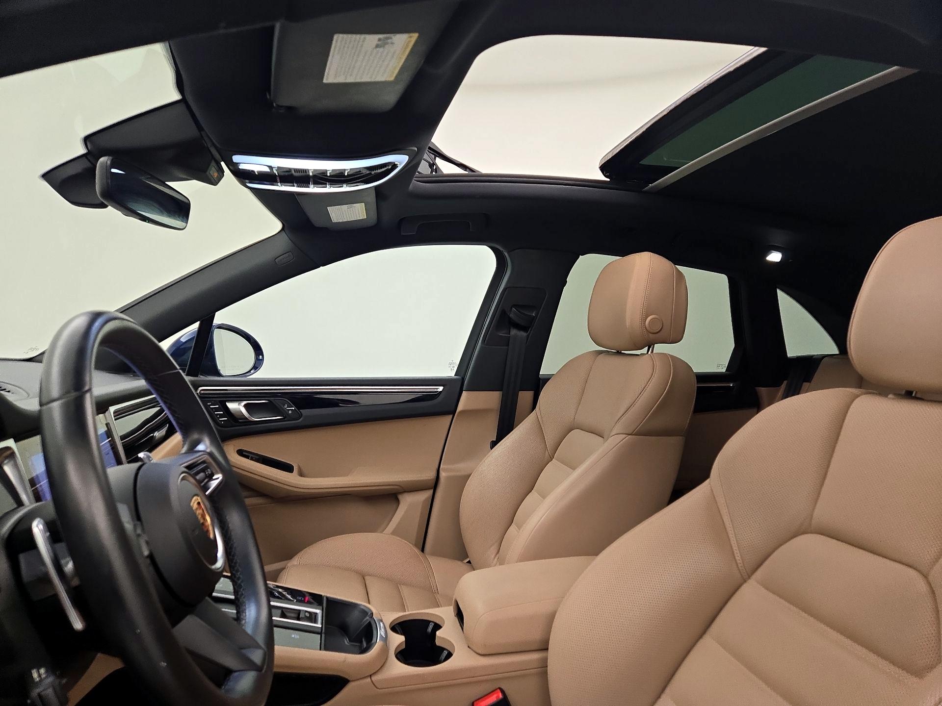 Thumbnail: 2023 Porsche Macan - 18