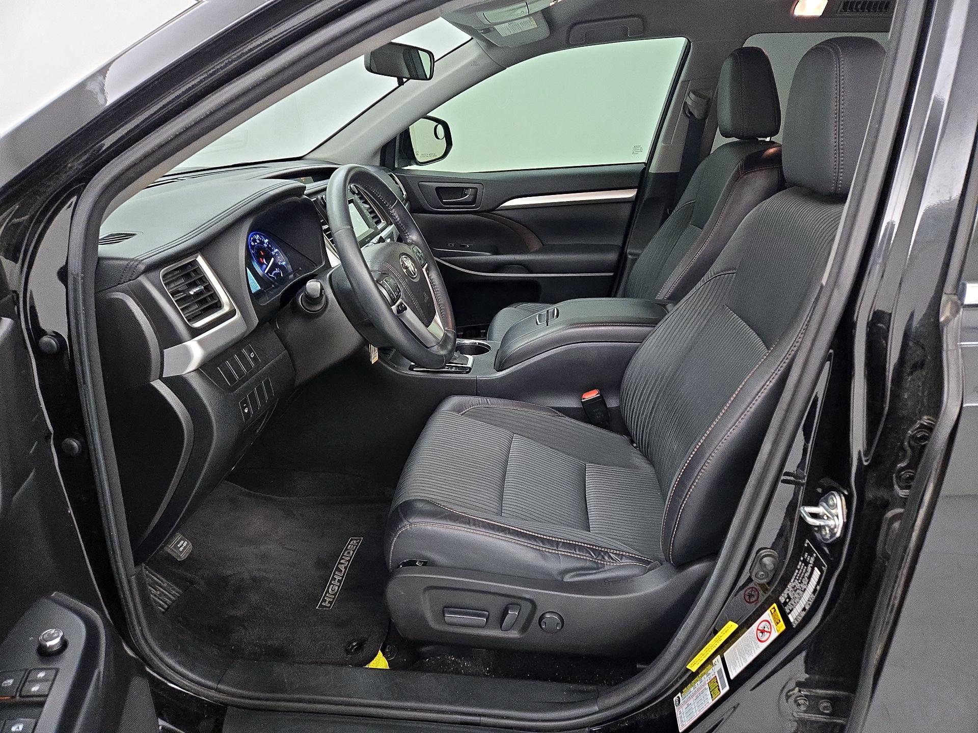 Thumbnail: 2015 Toyota Highlander - 9