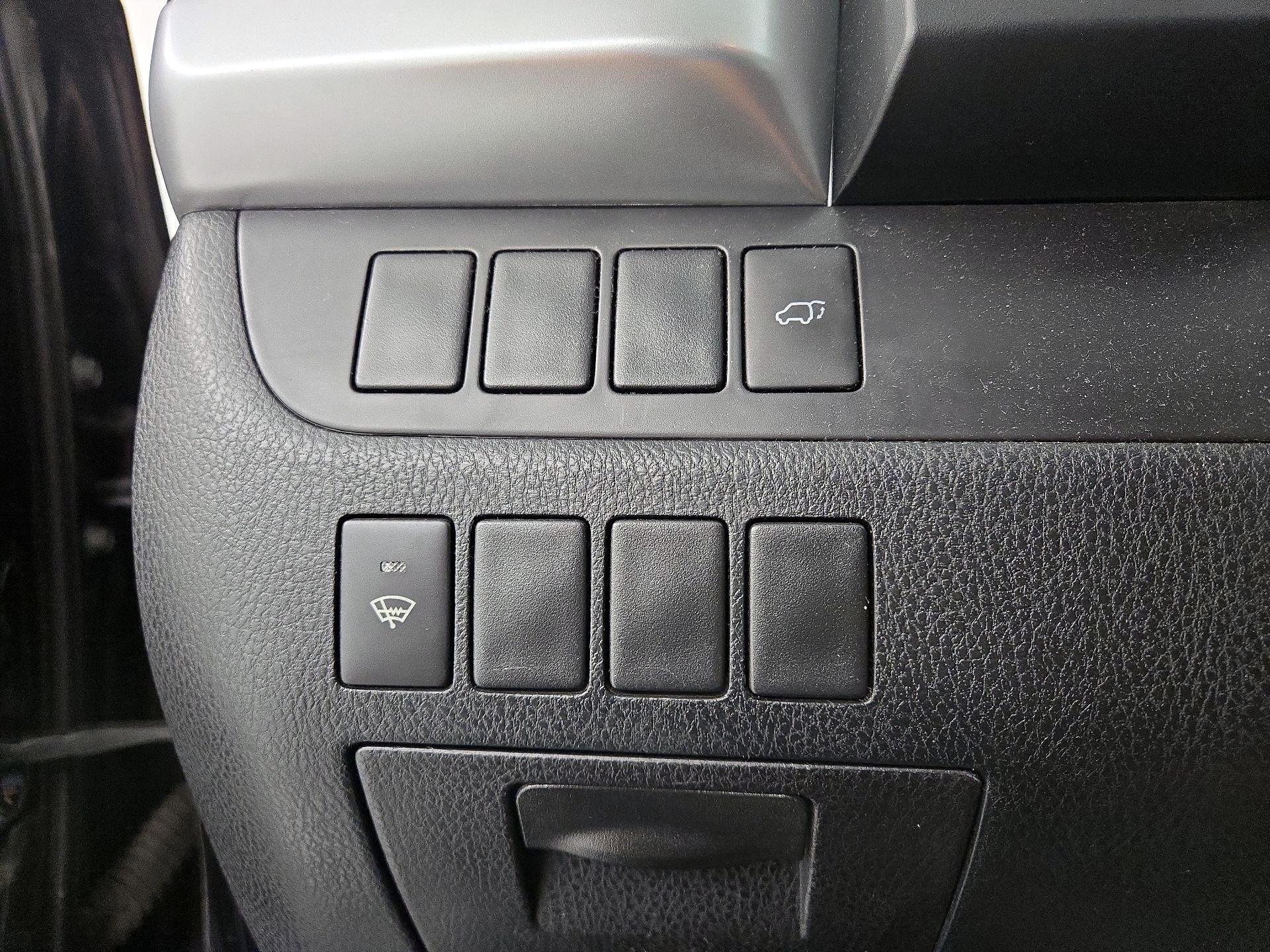 Thumbnail: 2015 Toyota Highlander - 11