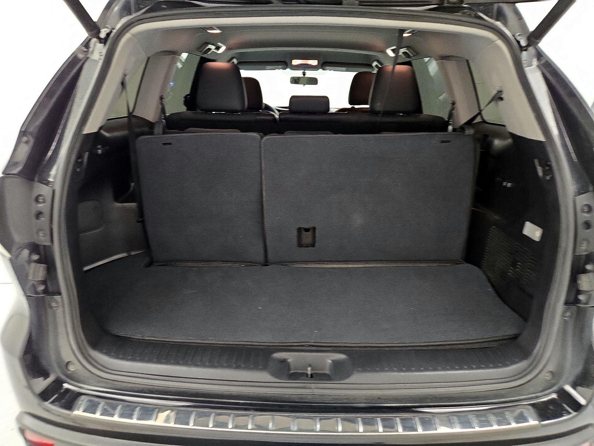 Thumbnail: 2015 Toyota Highlander - 19