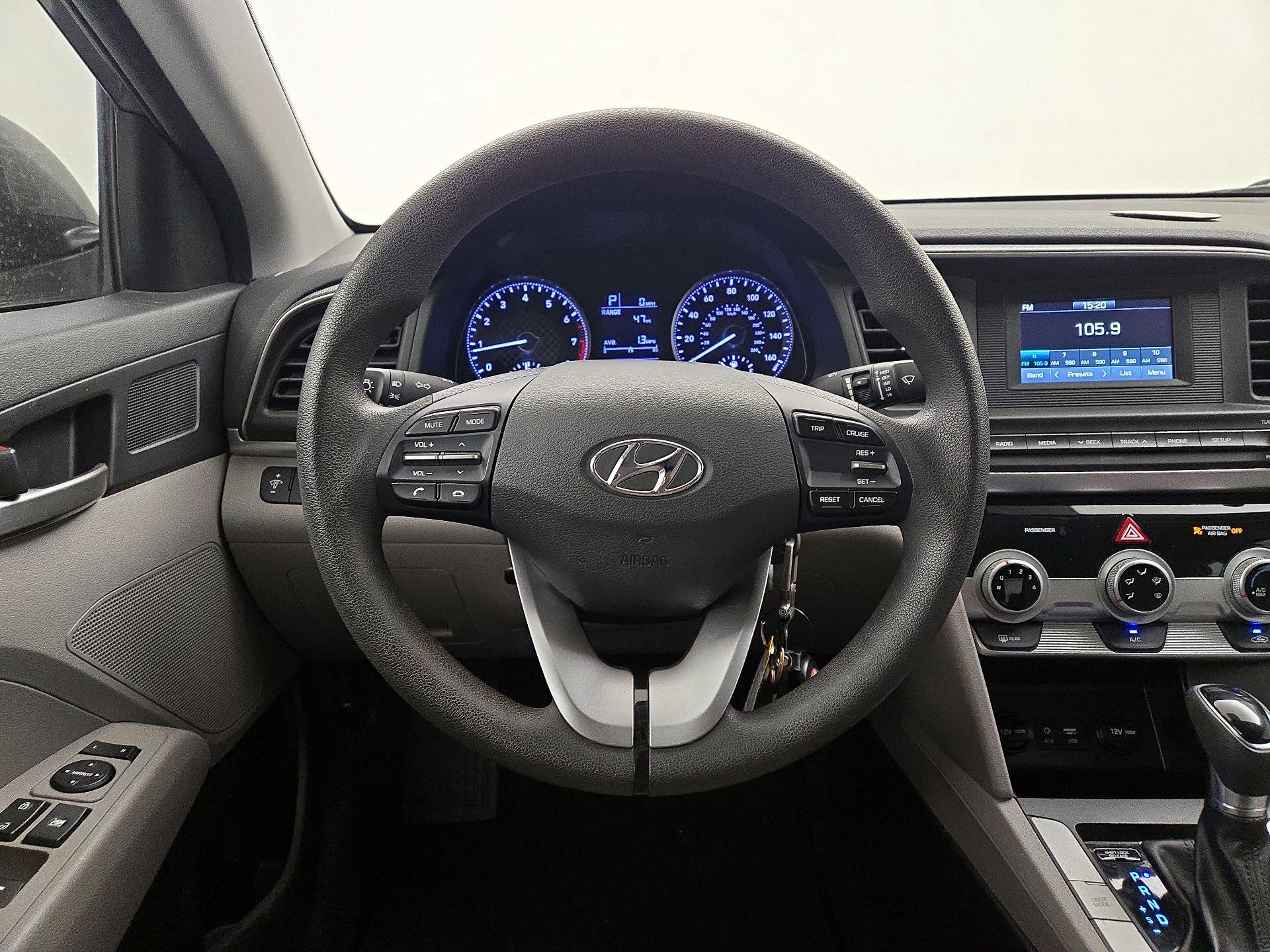 Thumbnail: 2019 Hyundai Elantra - 10