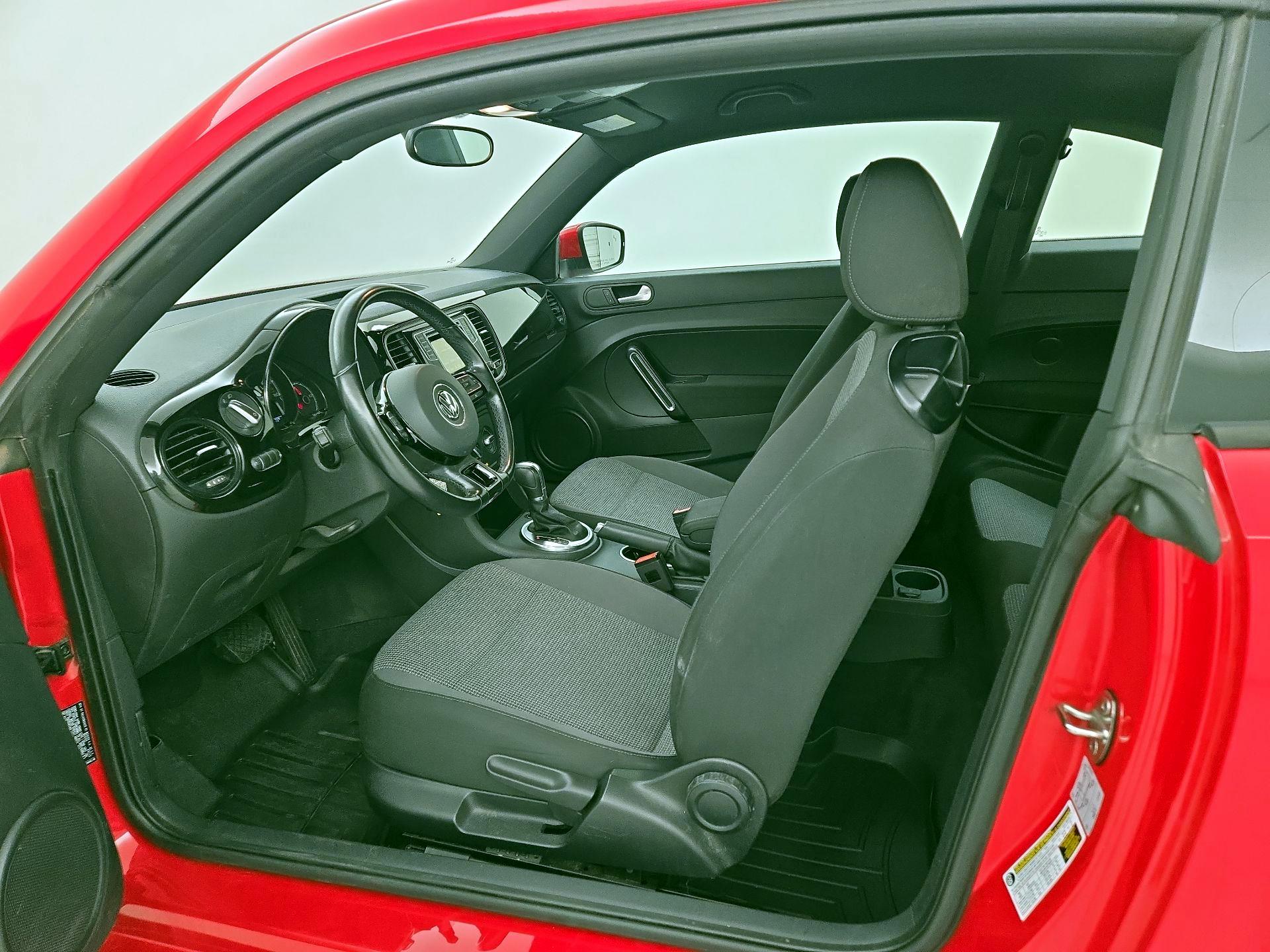 Thumbnail: 2019 Volkswagen Beetle - 9