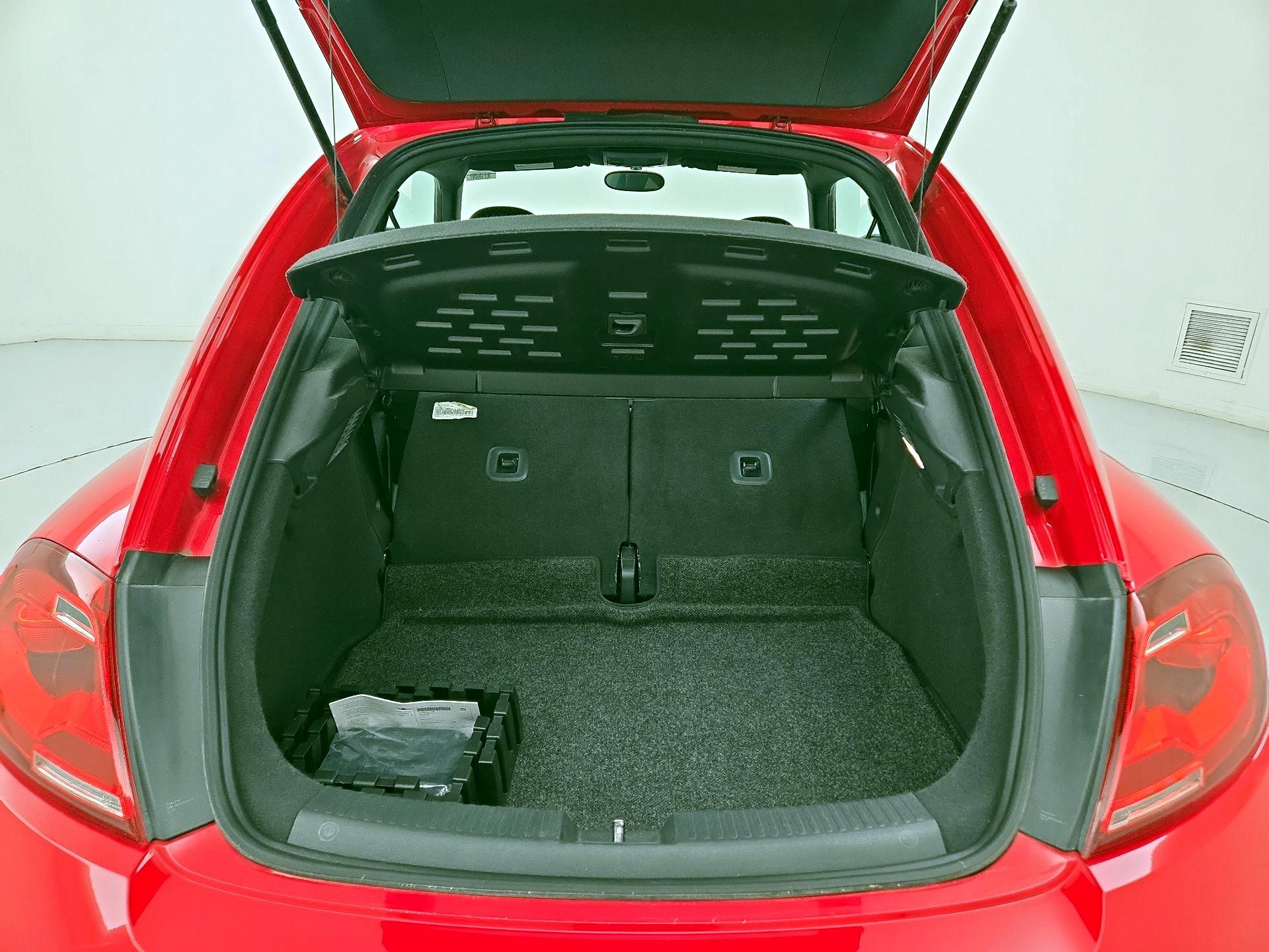 Thumbnail: 2019 Volkswagen Beetle - 18