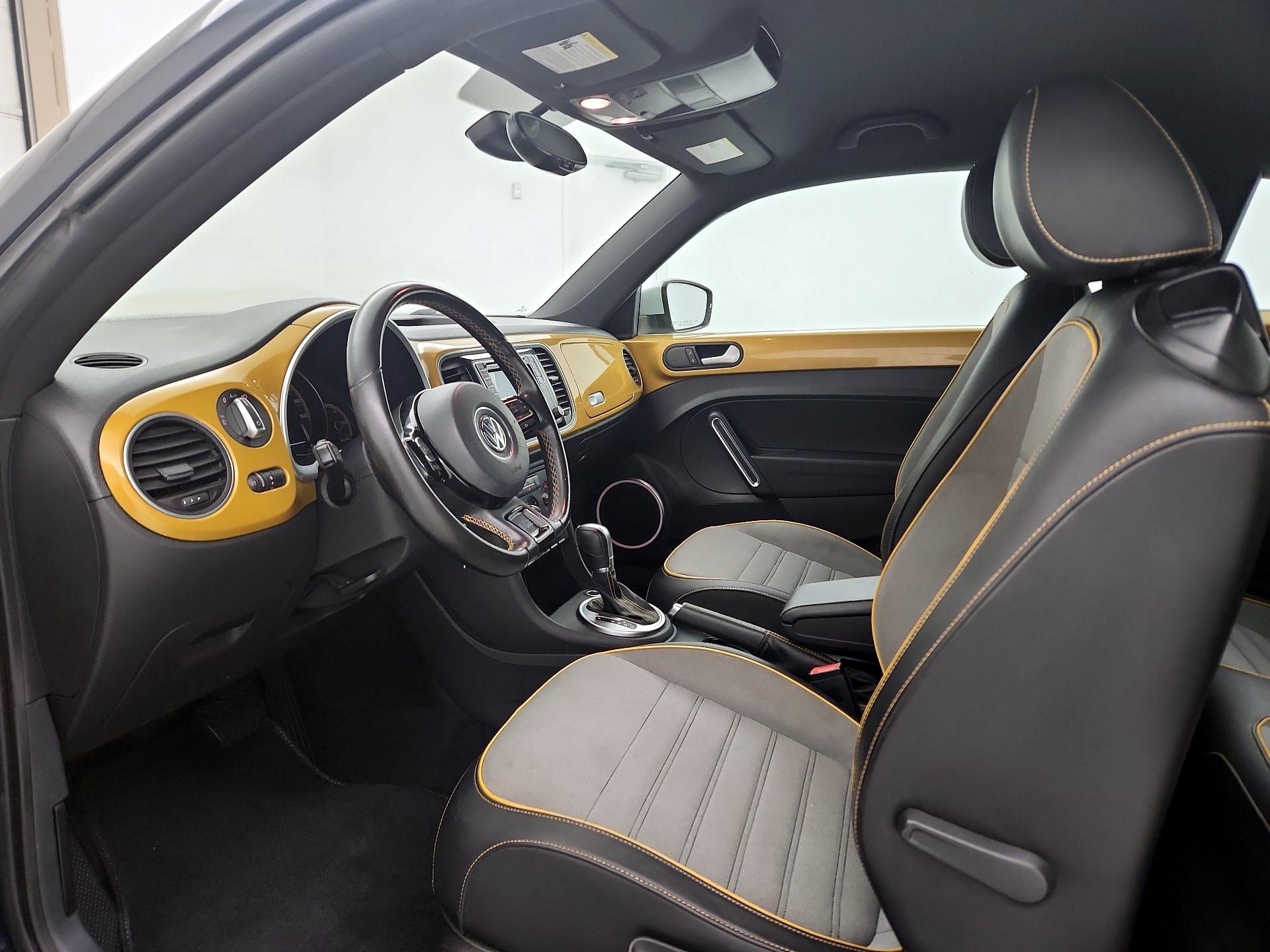 Thumbnail: 2016 Volkswagen Beetle - 11