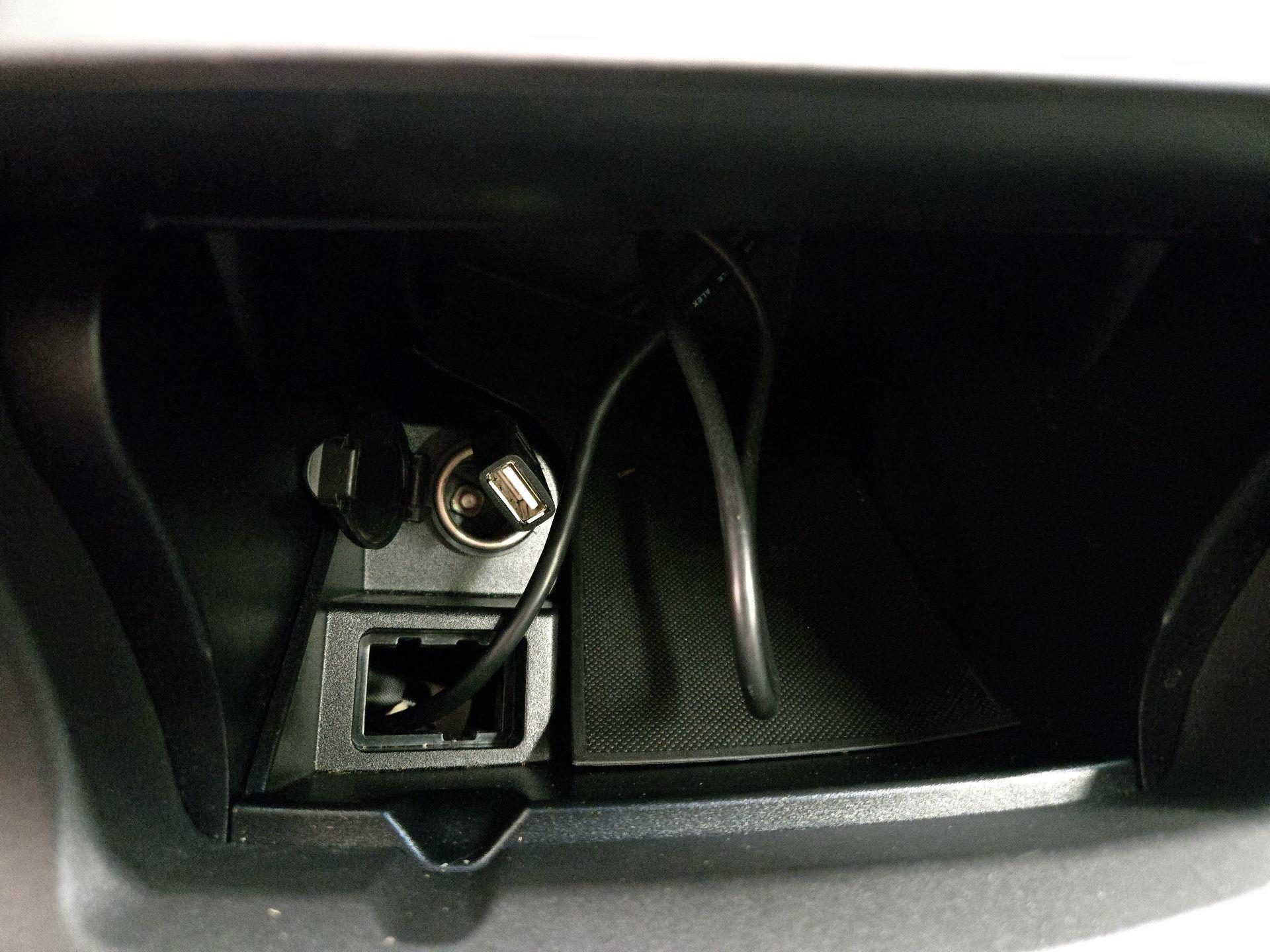 Thumbnail: 2016 Toyota Camry - 16