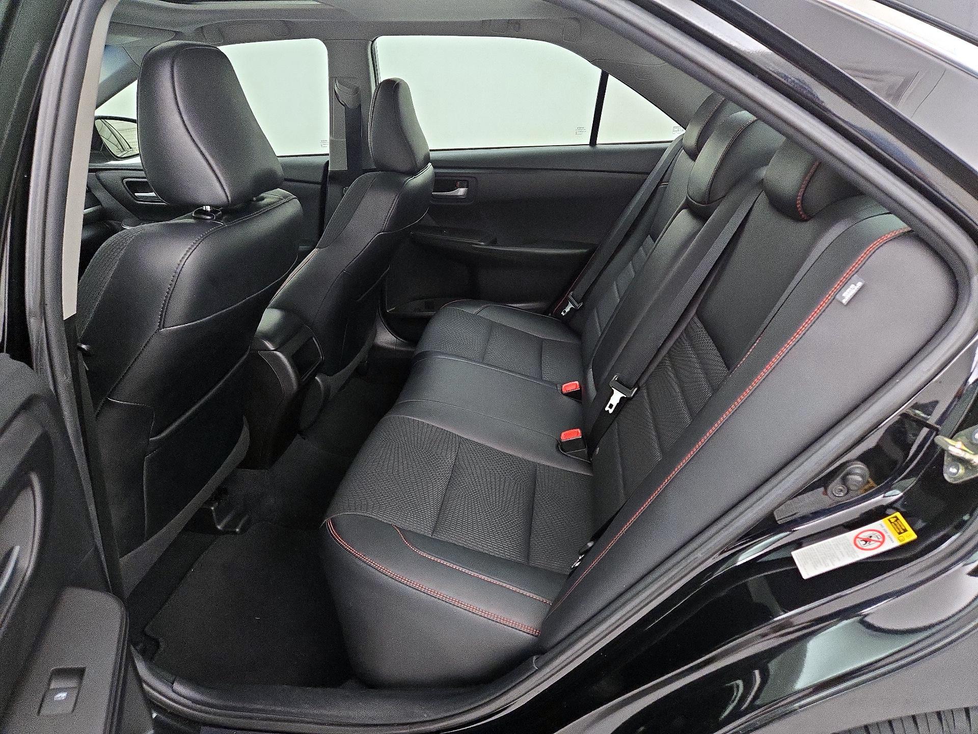 Thumbnail: 2016 Toyota Camry - 18