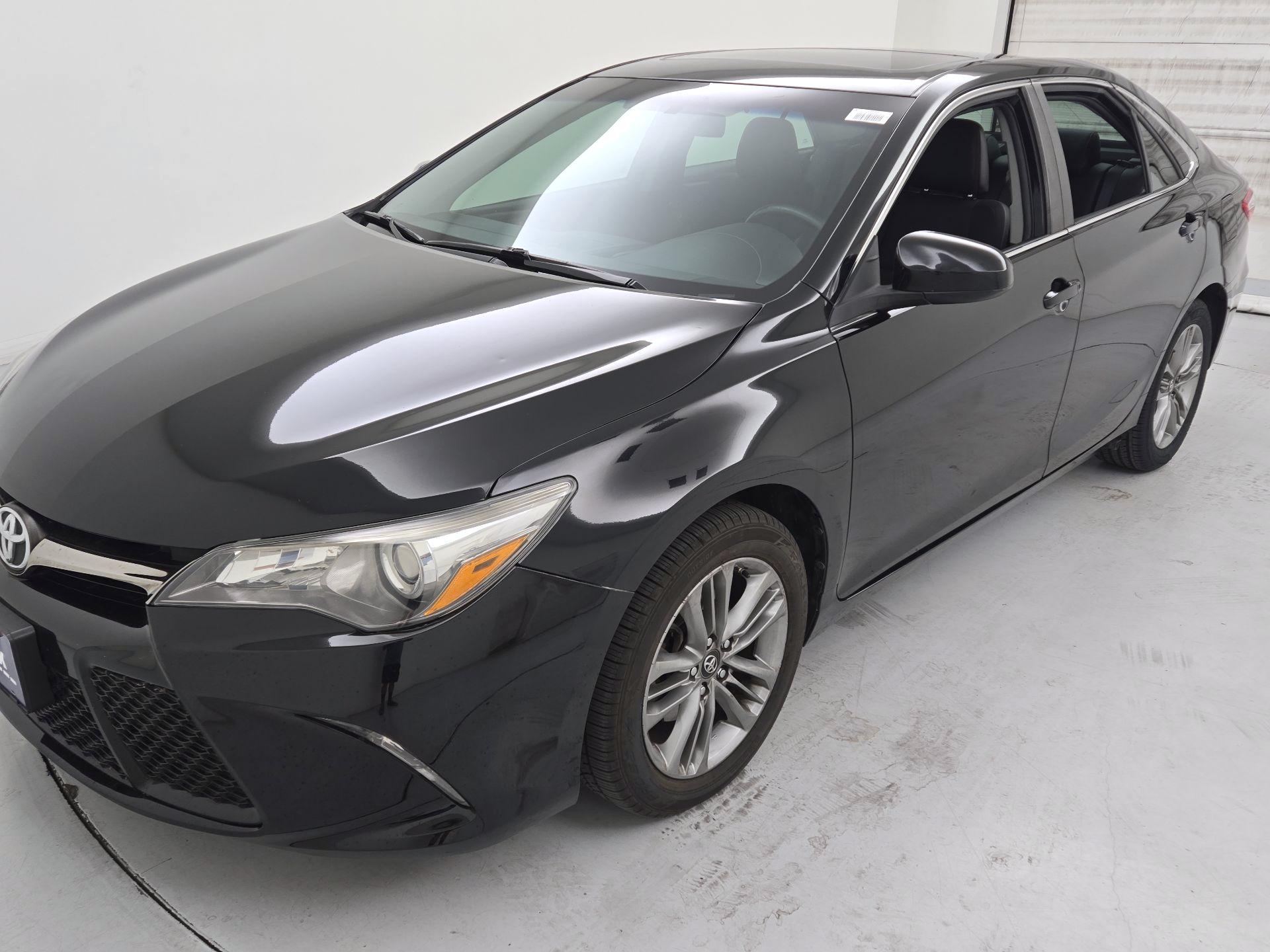 Thumbnail: 2016 Toyota Camry - 3