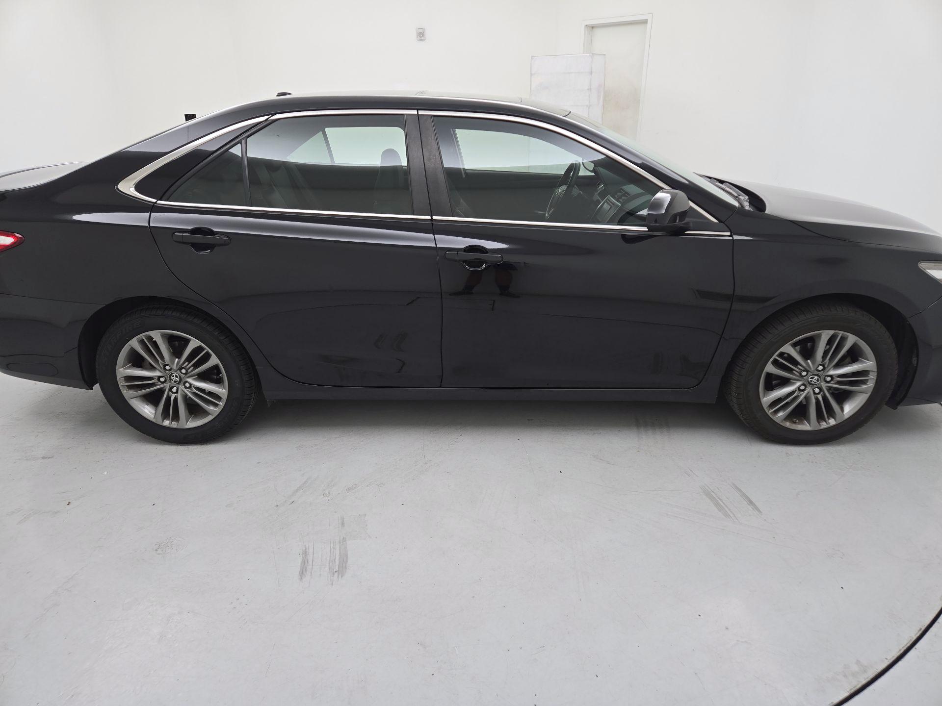 Thumbnail: 2016 Toyota Camry - 4