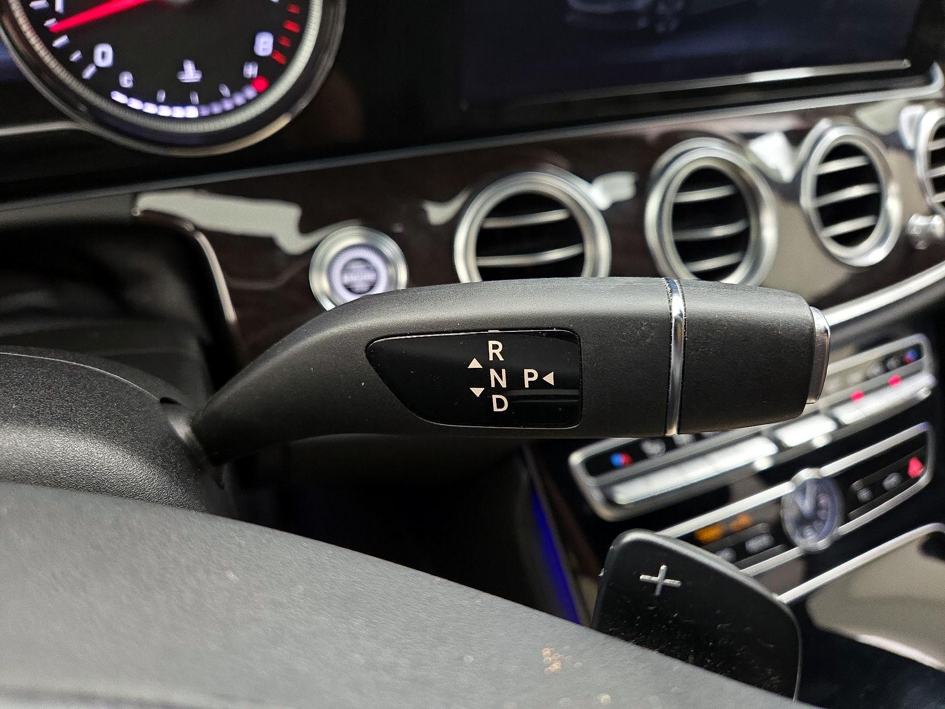 Thumbnail: 2017 Mercedes-Benz E-Class - 16