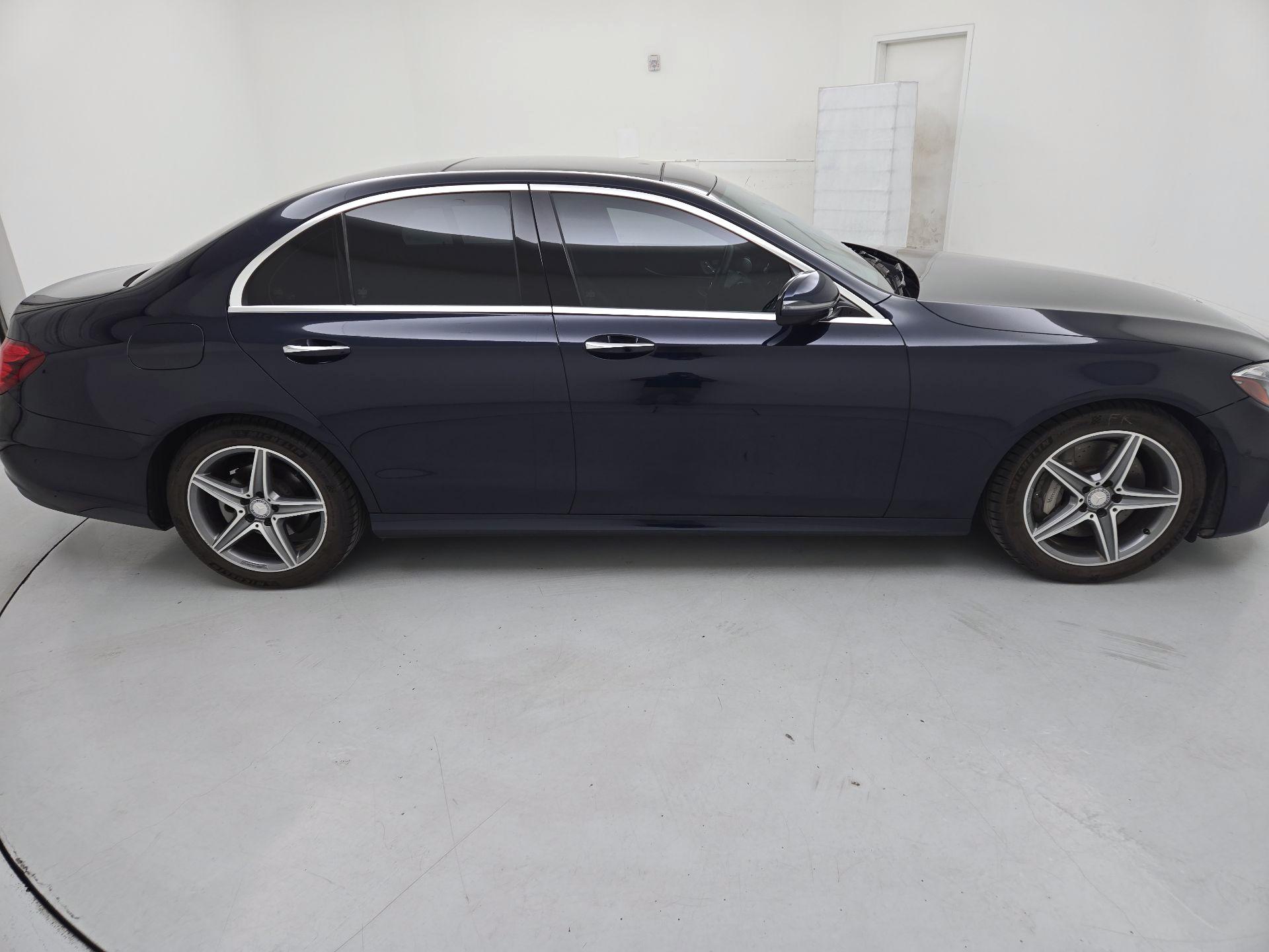 Thumbnail: 2017 Mercedes-Benz E-Class - 4