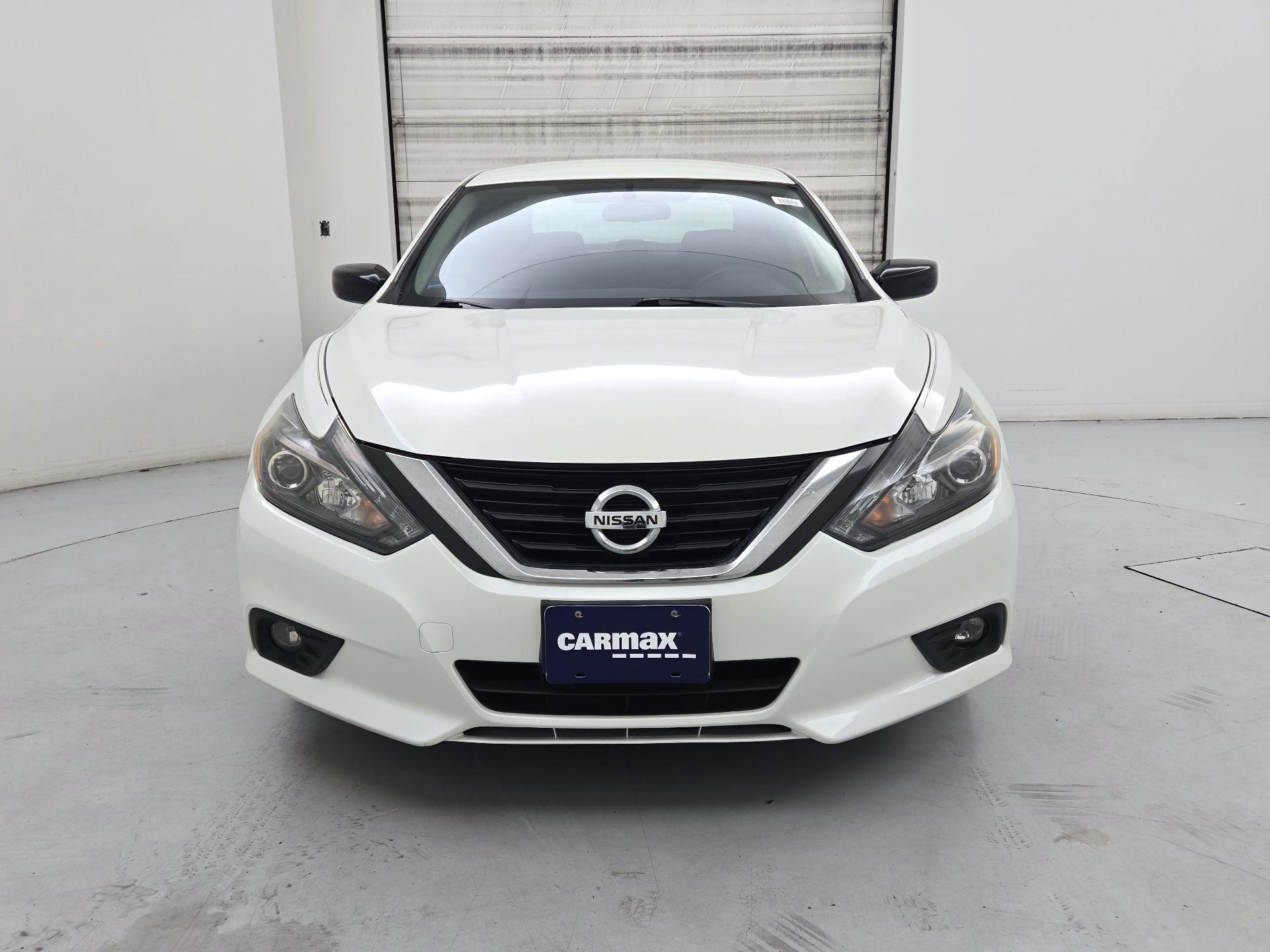 Thumbnail: 2017 Nissan Altima - 2