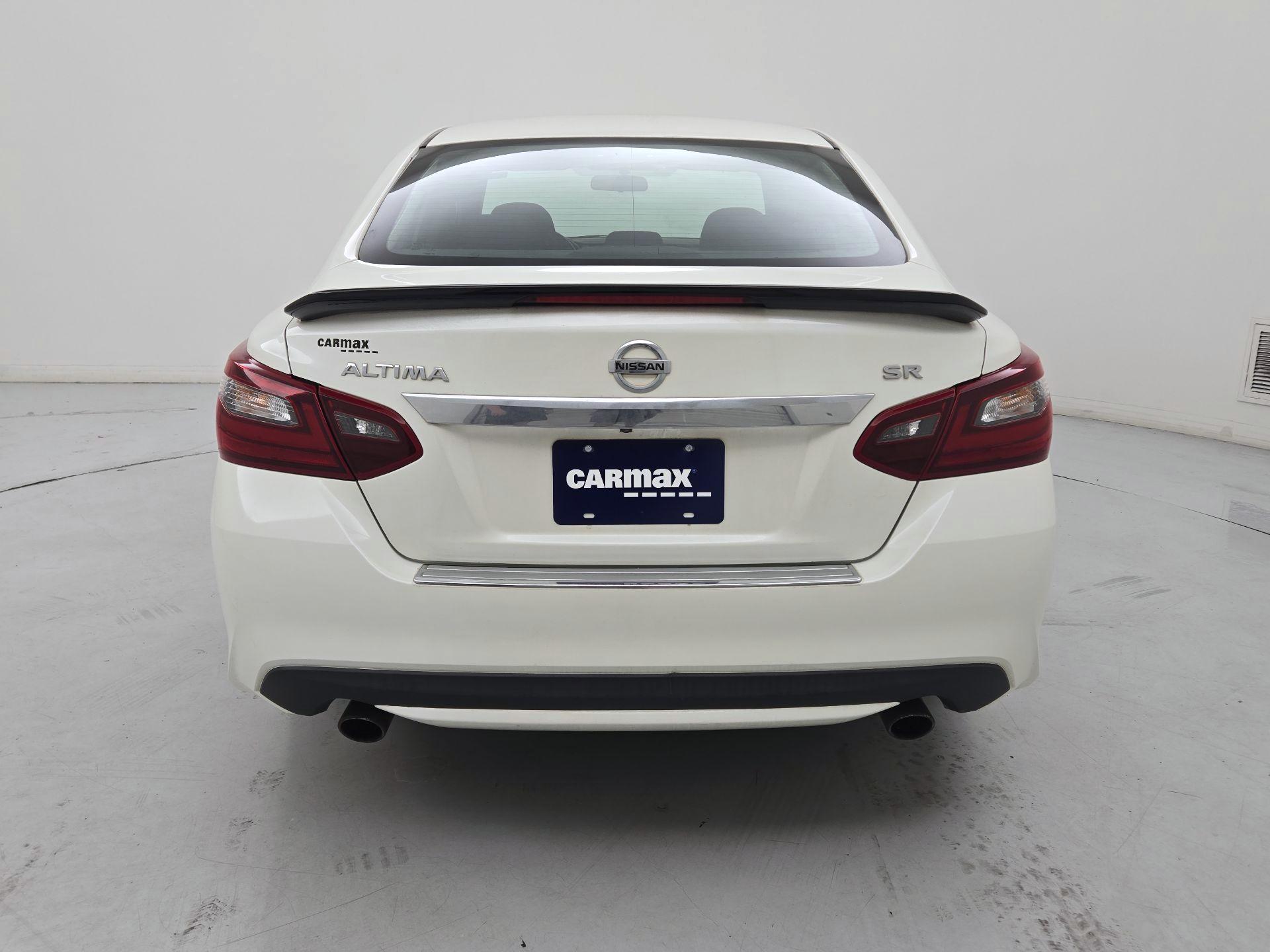 Thumbnail: 2017 Nissan Altima - 6