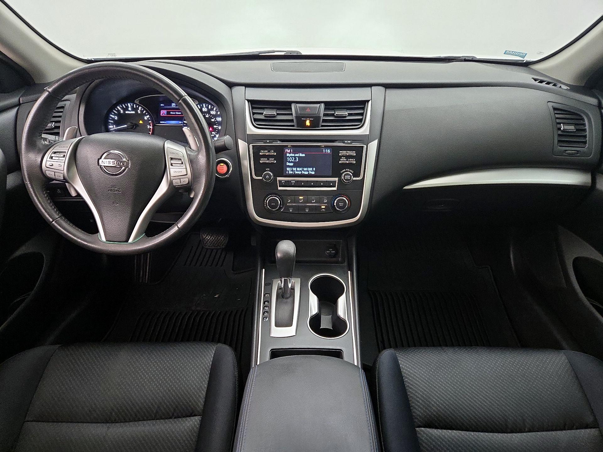 Thumbnail: 2017 Nissan Altima - 8