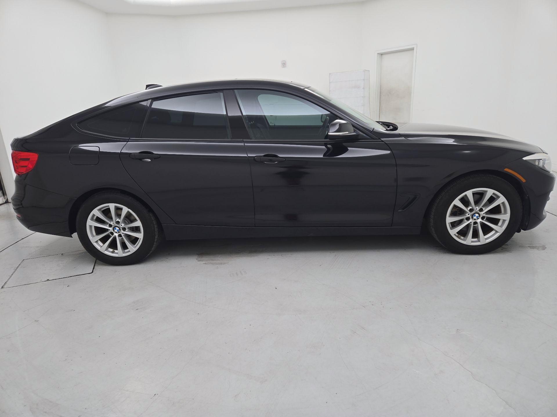 Thumbnail: 2015 BMW 3 Series - 4