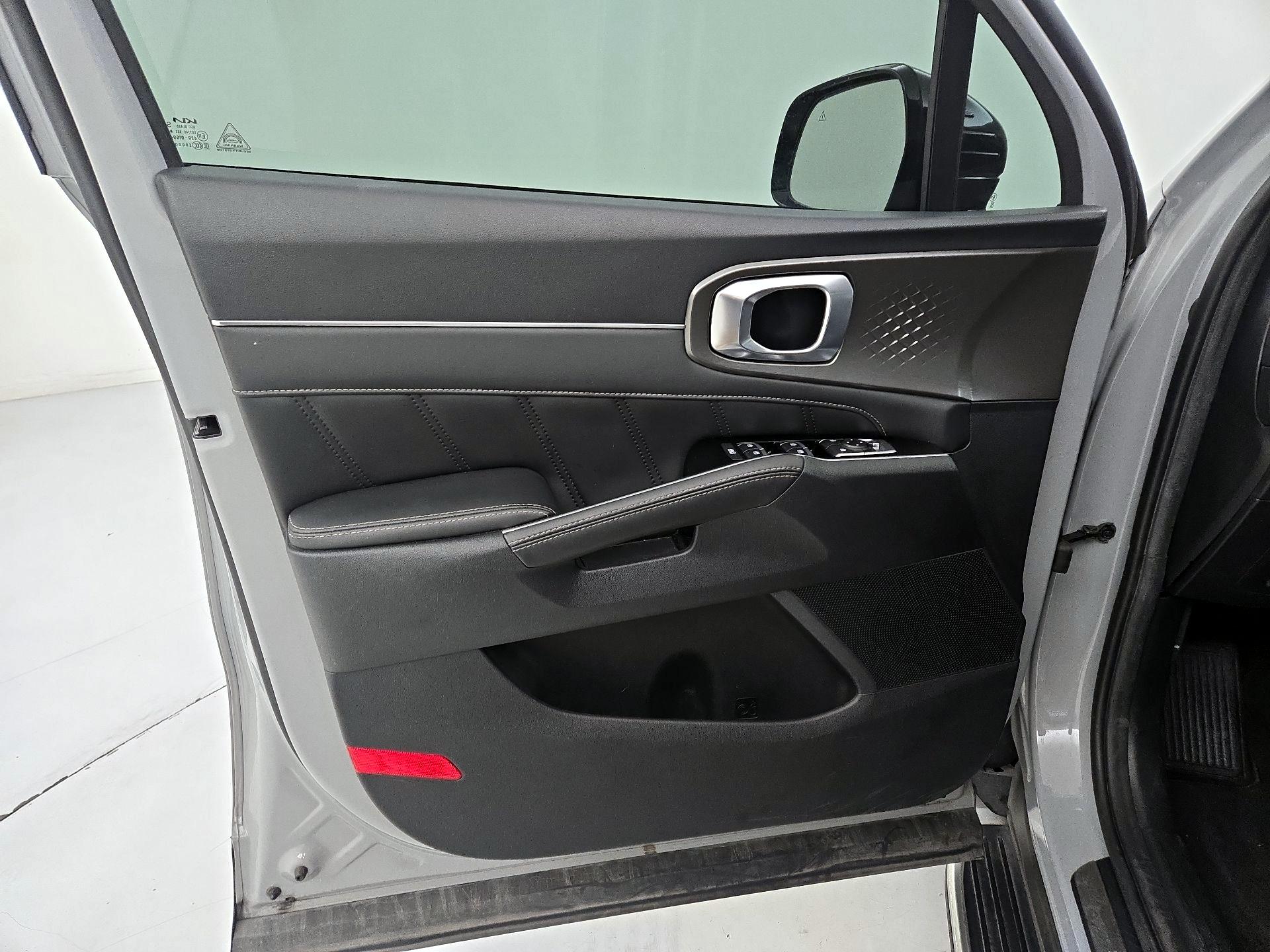 Thumbnail: 2022 Kia Sorento - 10