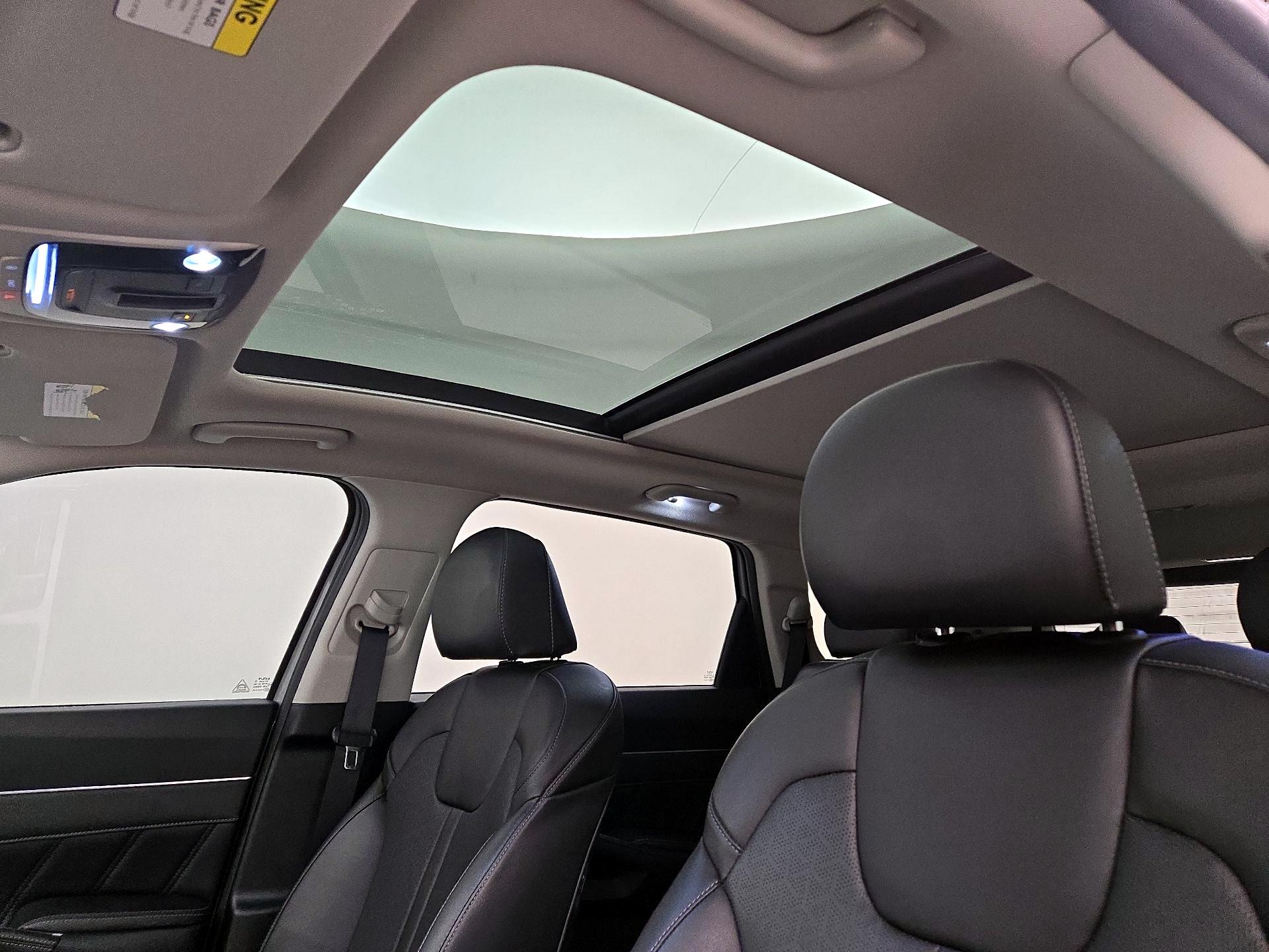 Thumbnail: 2022 Kia Sorento - 18