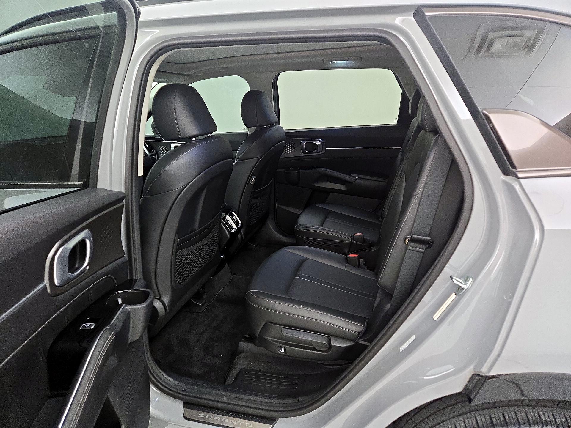 Thumbnail: 2022 Kia Sorento - 19