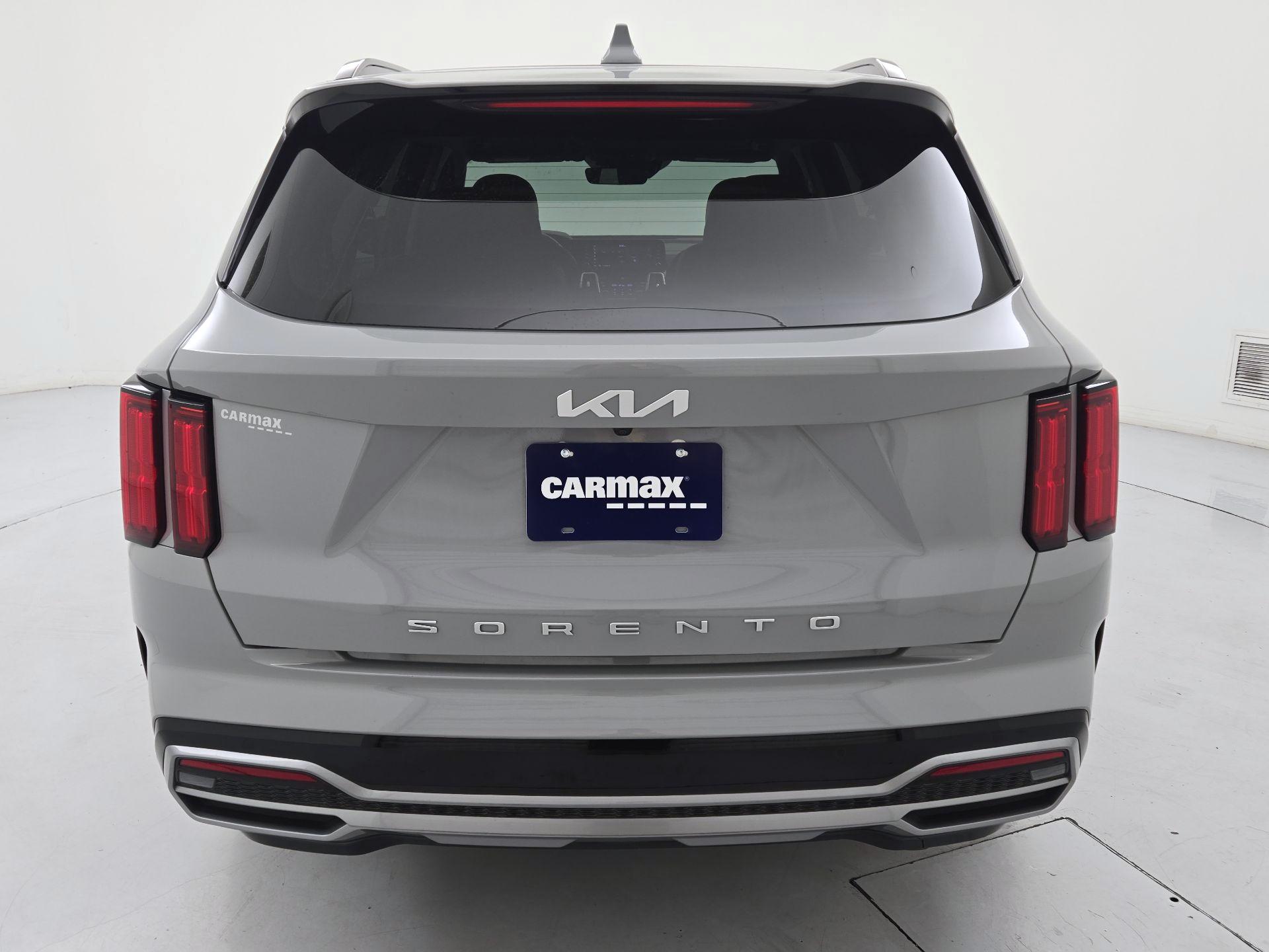 Thumbnail: 2022 Kia Sorento - 6