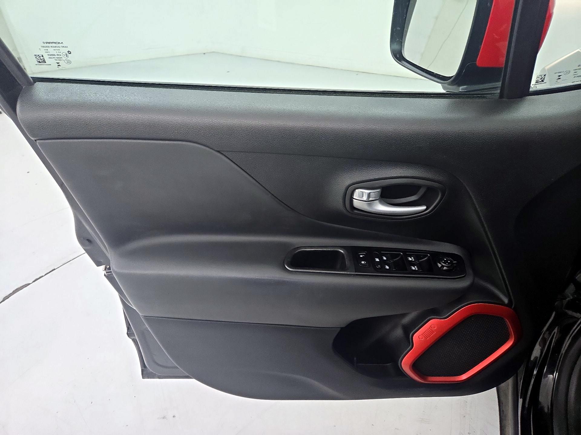 Thumbnail: 2023 Jeep Renegade - 12