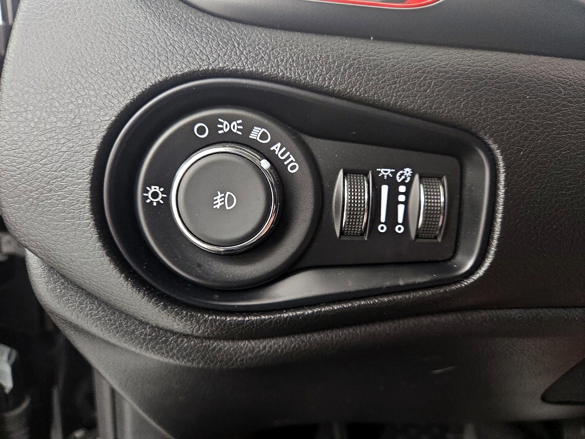 Thumbnail: 2023 Jeep Renegade - 13