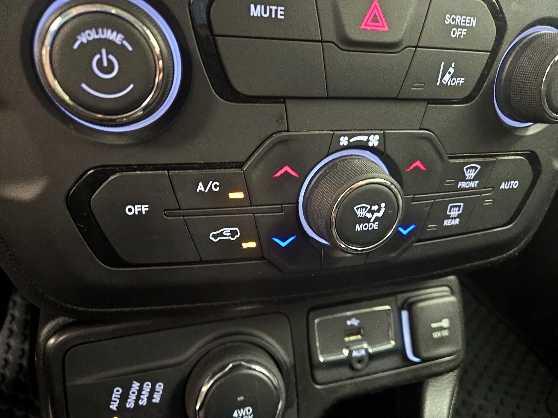 Thumbnail: 2023 Jeep Renegade - 17