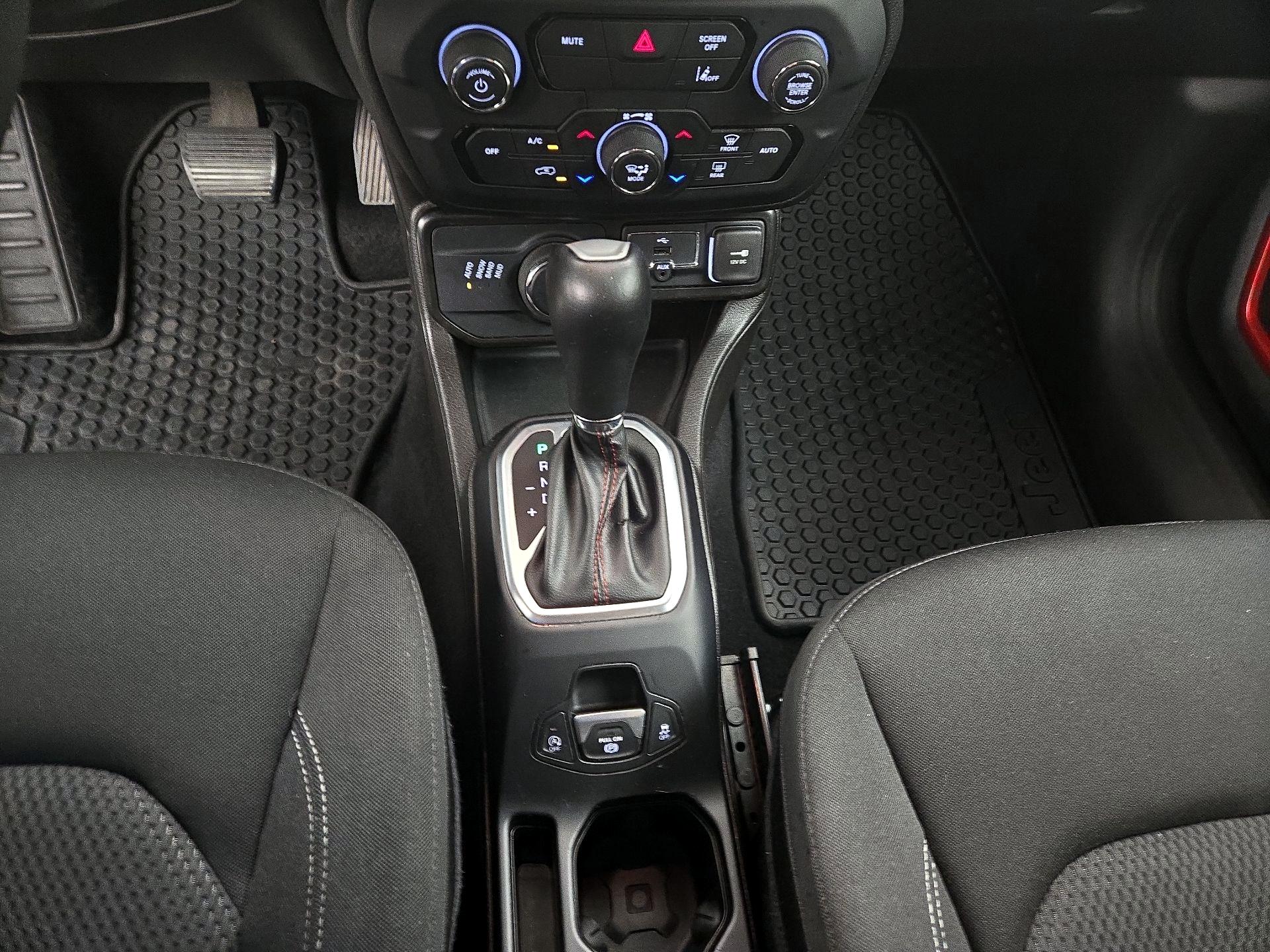 Thumbnail: 2023 Jeep Renegade - 18