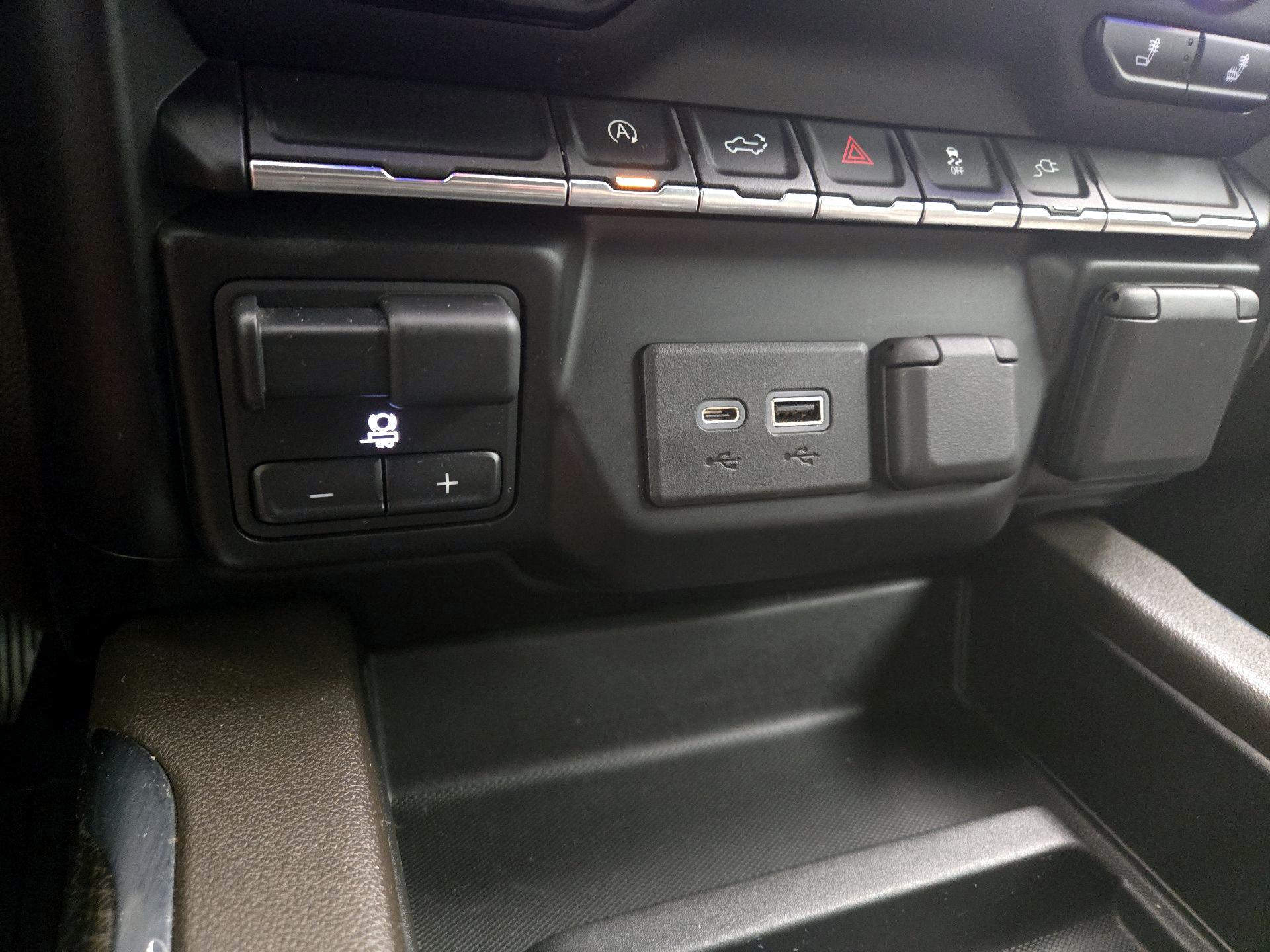 Thumbnail: 2021 Chevrolet Silverado 1500 - 16