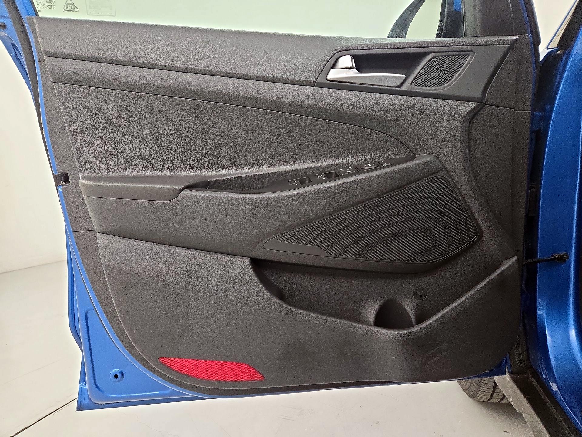 Thumbnail: 2019 Hyundai Tucson - 10