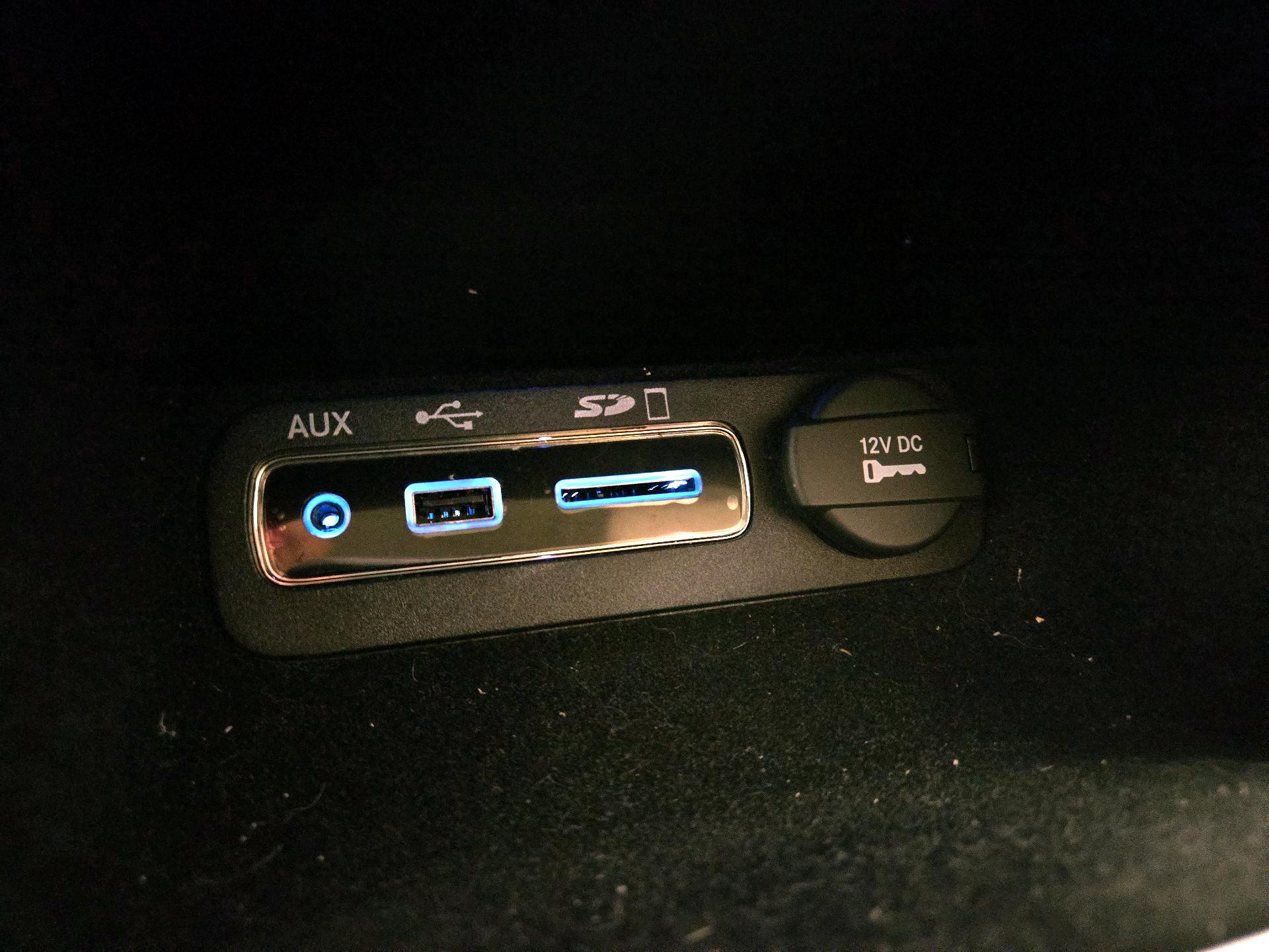 Thumbnail: 2014 Jeep Grand Cherokee - 19