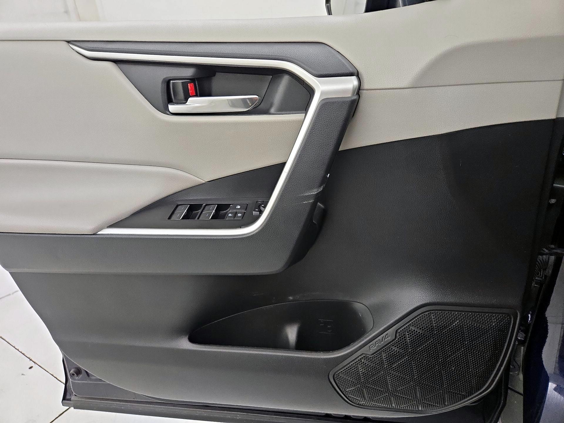 Thumbnail: 2024 Toyota RAV4 - 10