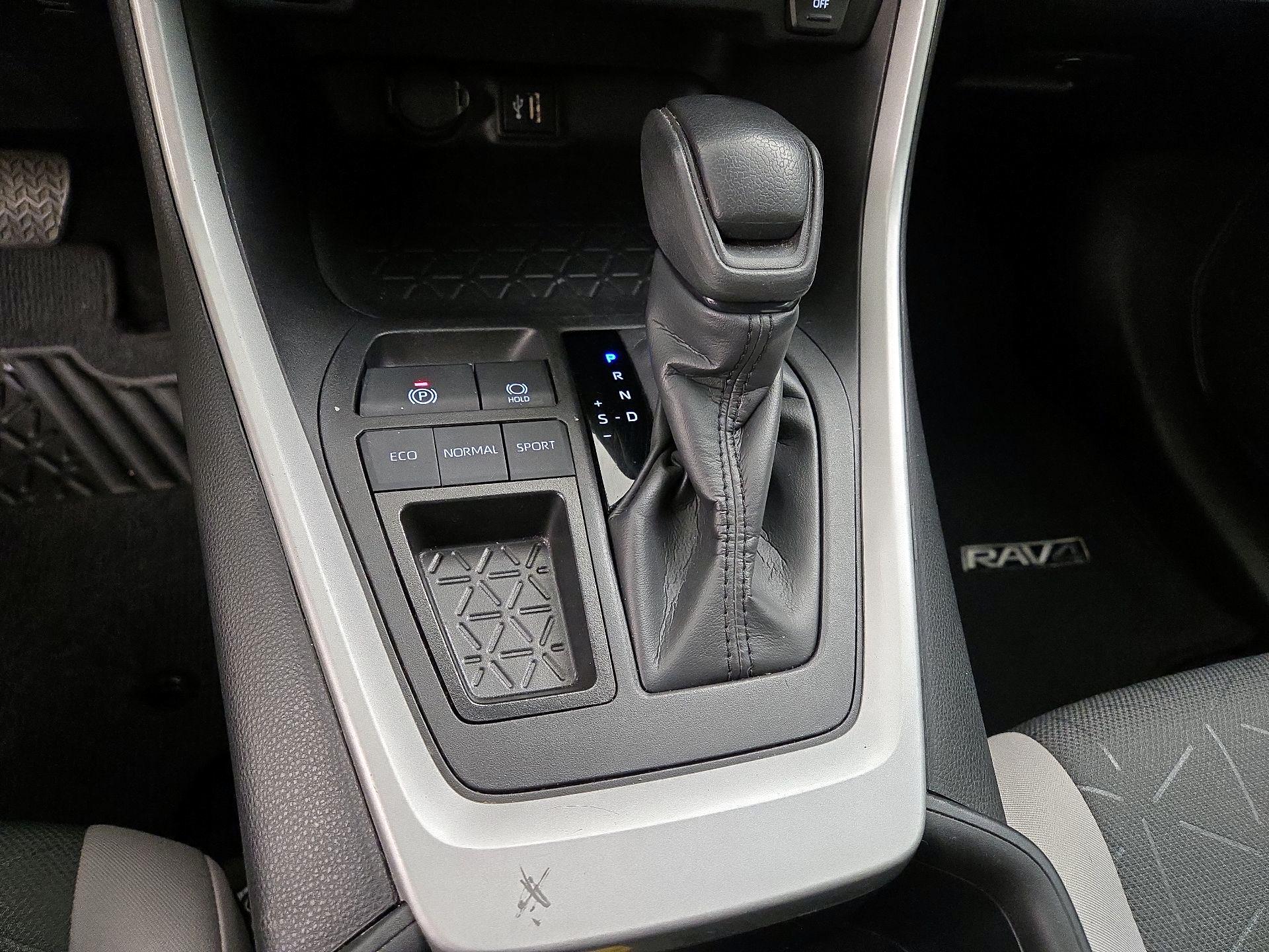 Thumbnail: 2024 Toyota RAV4 - 15