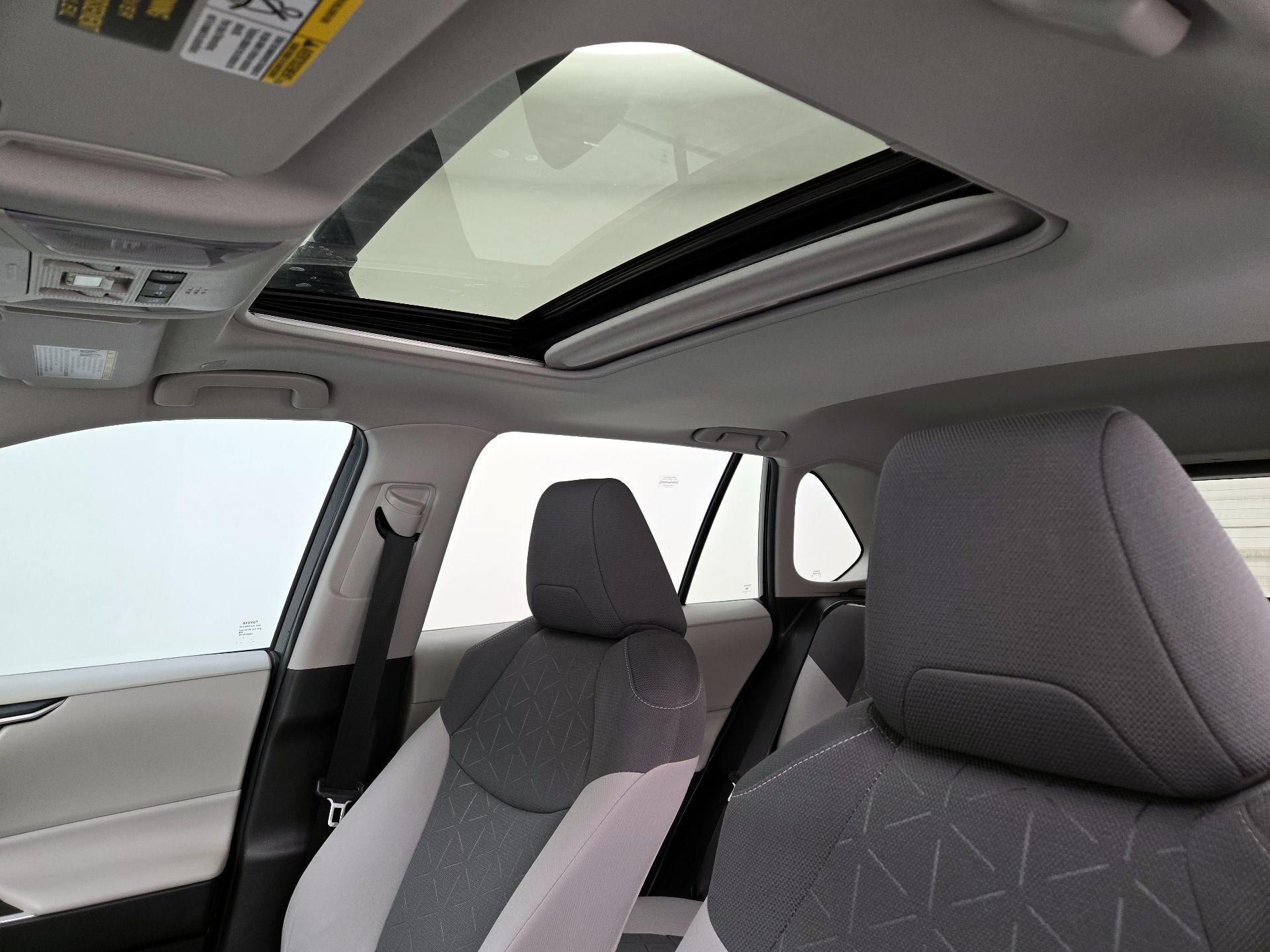 Thumbnail: 2024 Toyota RAV4 - 17