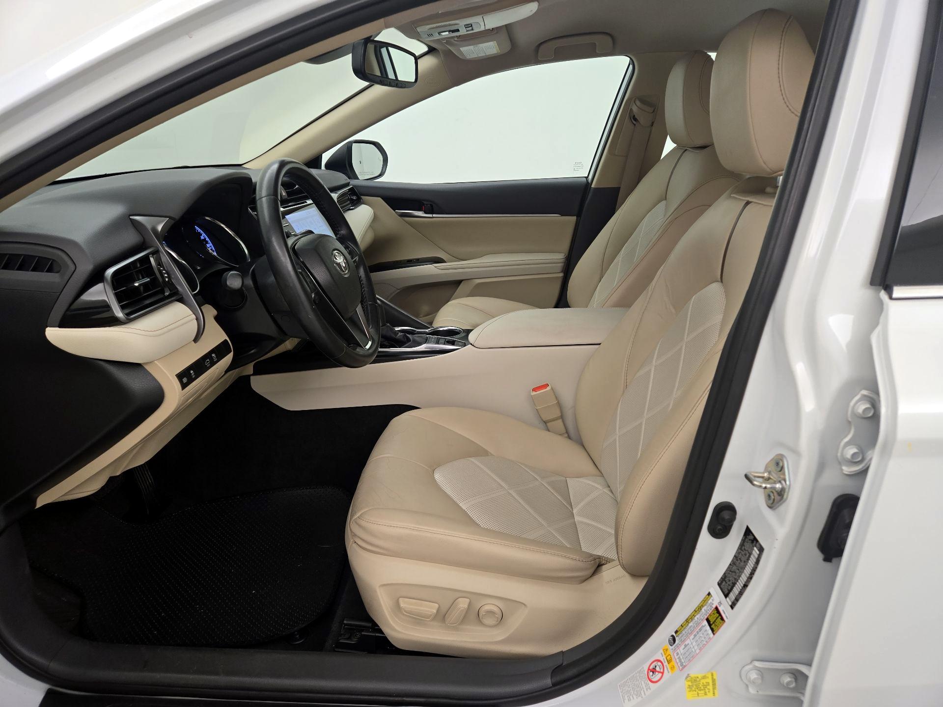 Thumbnail: 2019 Toyota Camry - 9