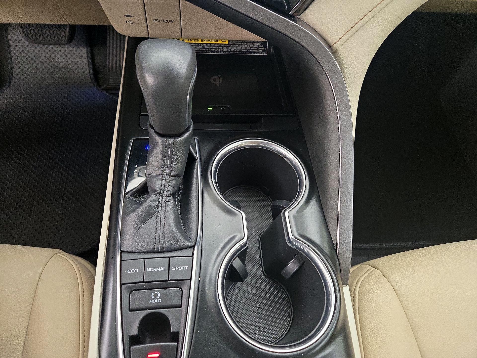 Thumbnail: 2019 Toyota Camry - 15