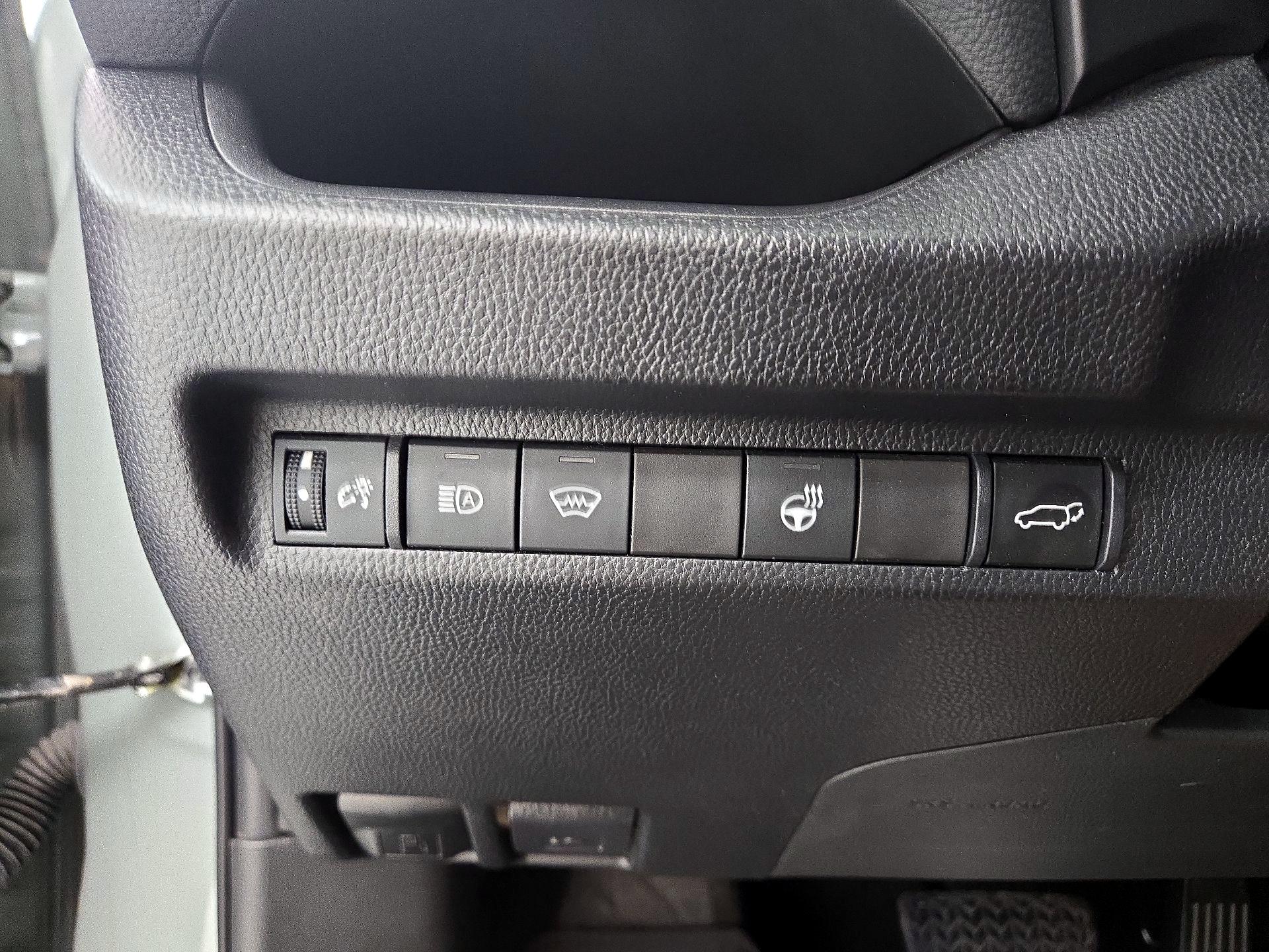 Thumbnail: 2023 Toyota RAV4 - 11