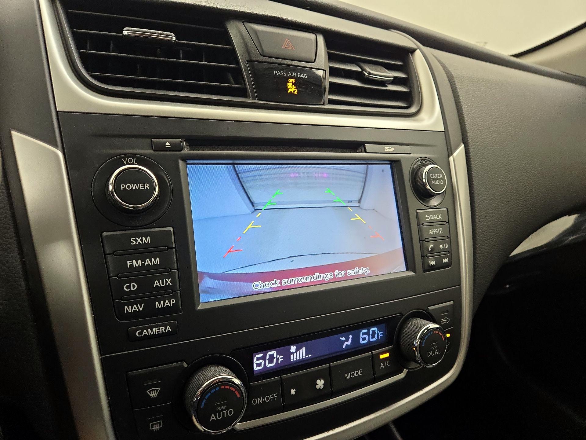 Thumbnail: 2017 Nissan Altima - 15