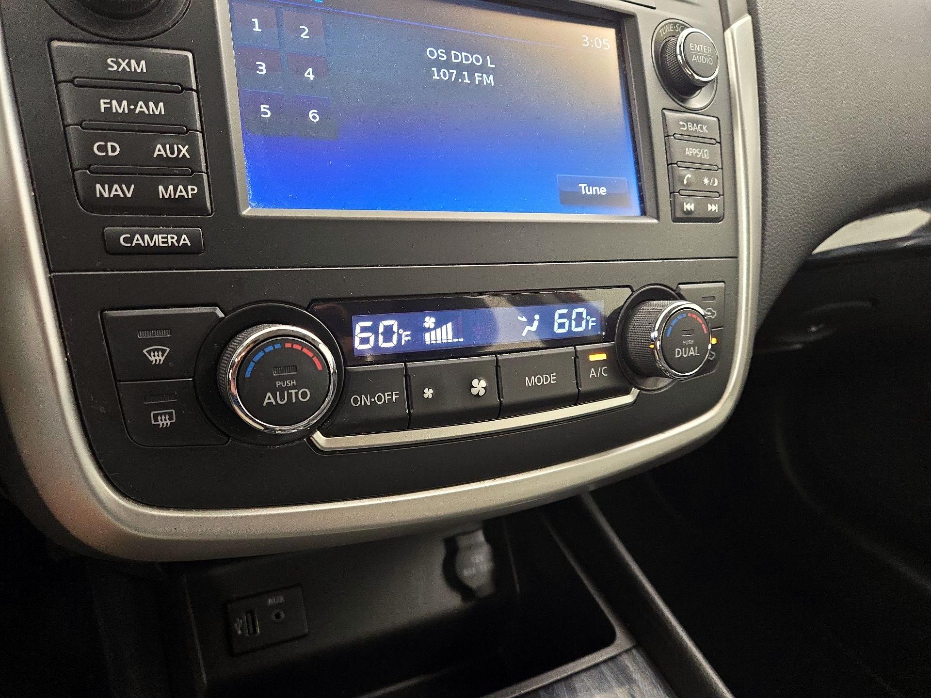 Thumbnail: 2017 Nissan Altima - 17