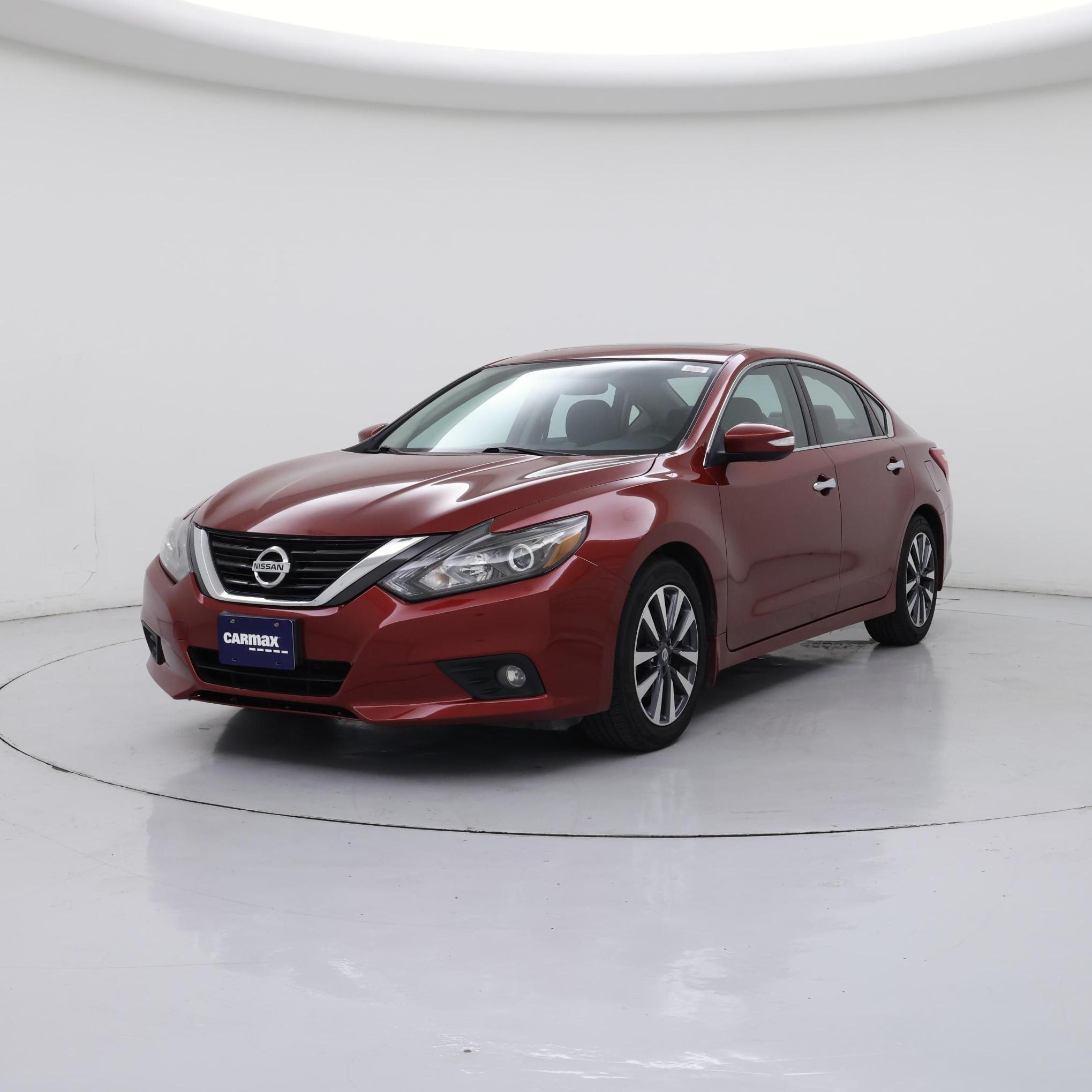 Thumbnail: 2017 Nissan Altima - 4