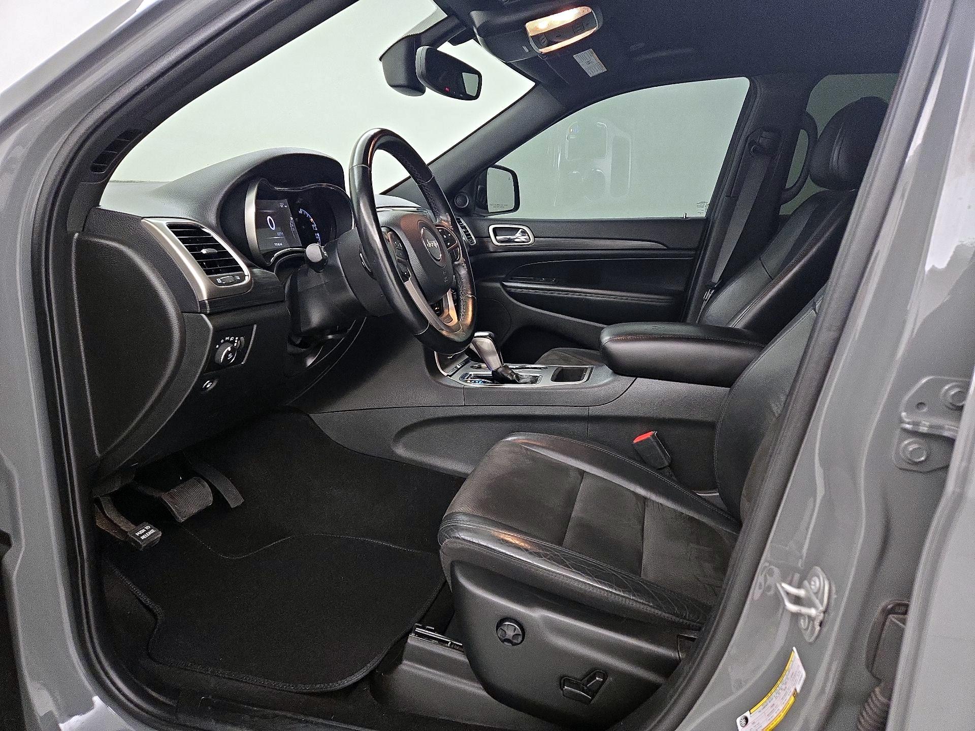 Thumbnail: 2020 Jeep Grand Cherokee - 9