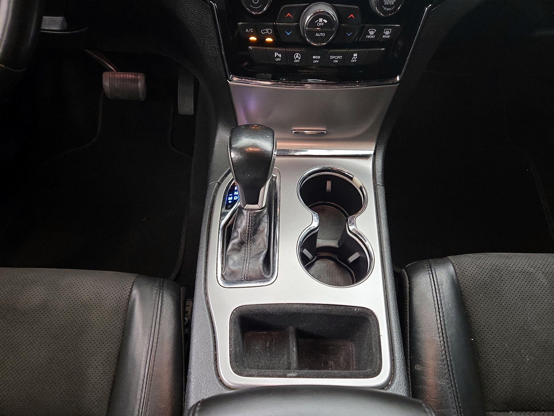 Thumbnail: 2020 Jeep Grand Cherokee - 16