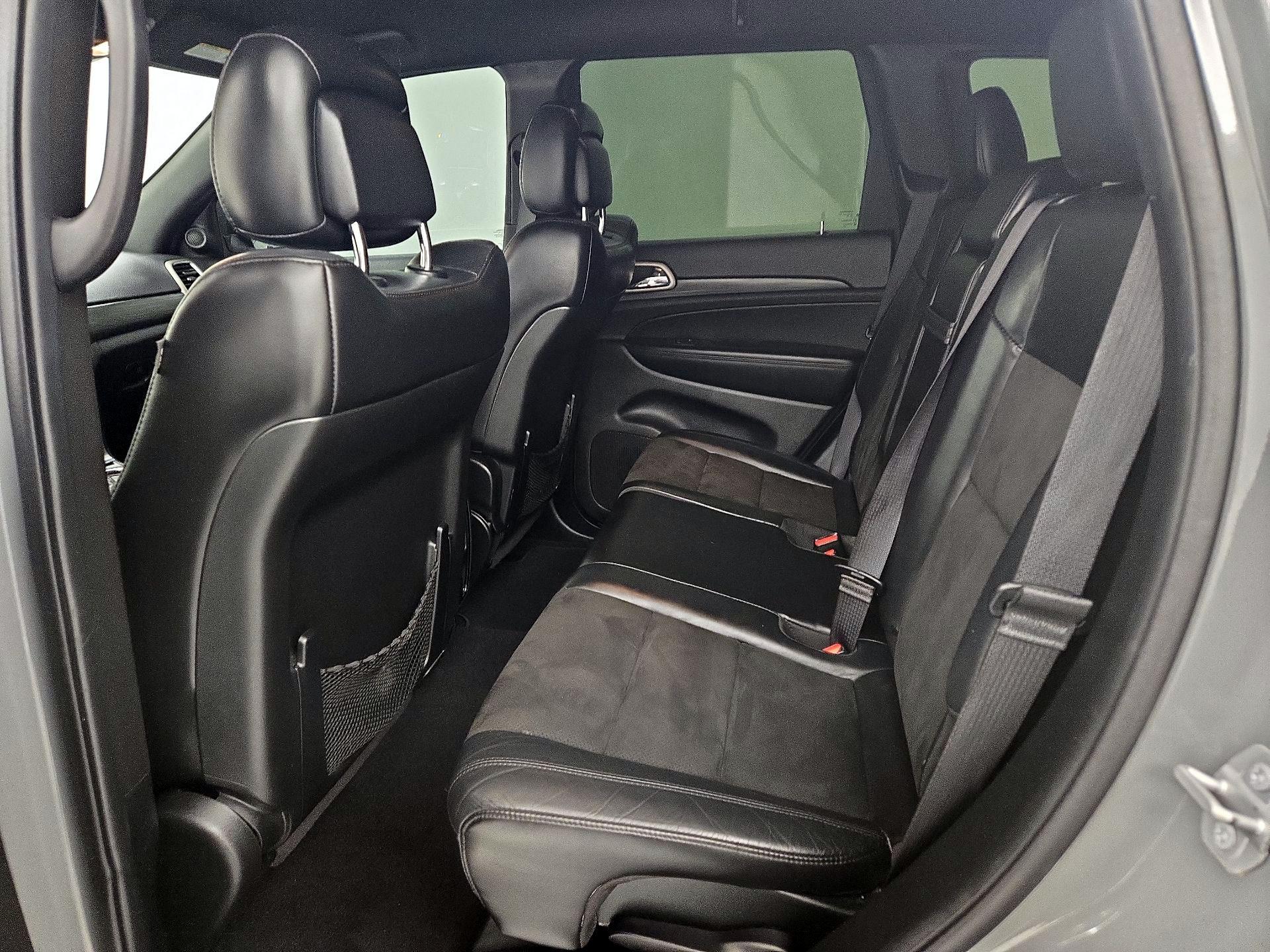 Thumbnail: 2020 Jeep Grand Cherokee - 18