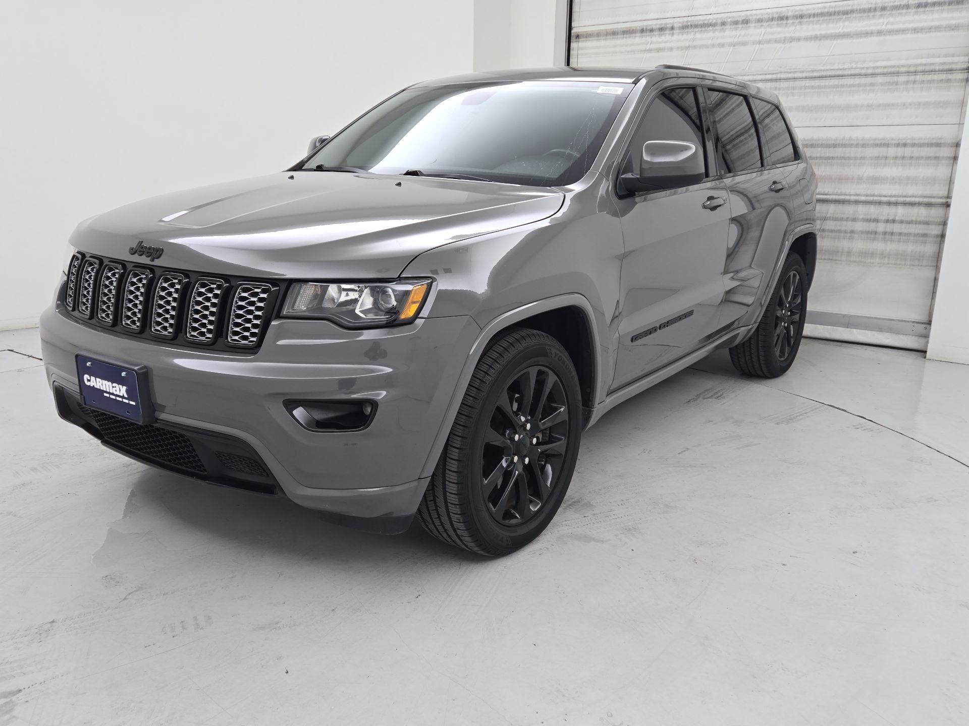 Thumbnail: 2020 Jeep Grand Cherokee - 3